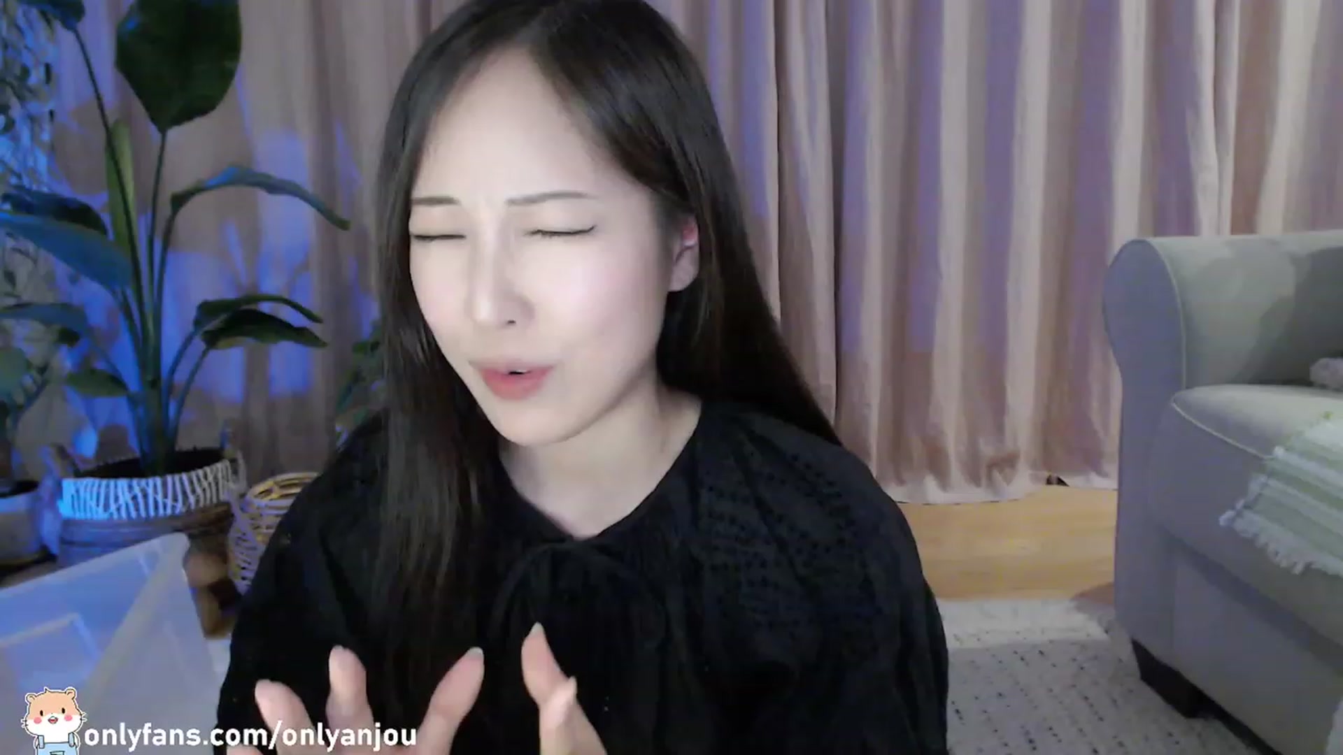 Gallery image thumbnail from HamtaroQueen's myfreecams stream on, 05/21/2023, 05:37 image 2 of 20