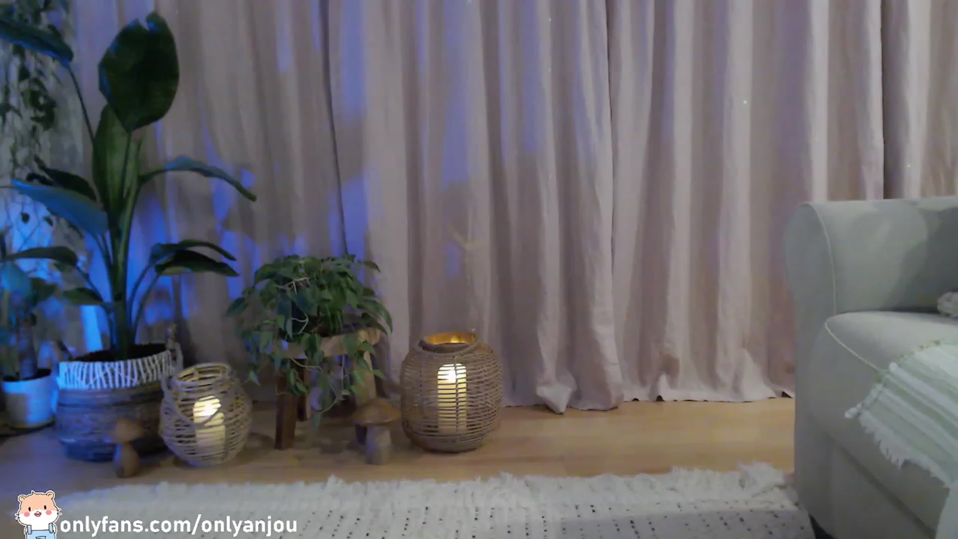 Gallery image thumbnail from HamtaroQueen's myfreecams stream on, 05/28/2023, 06:48 image 2 of 20