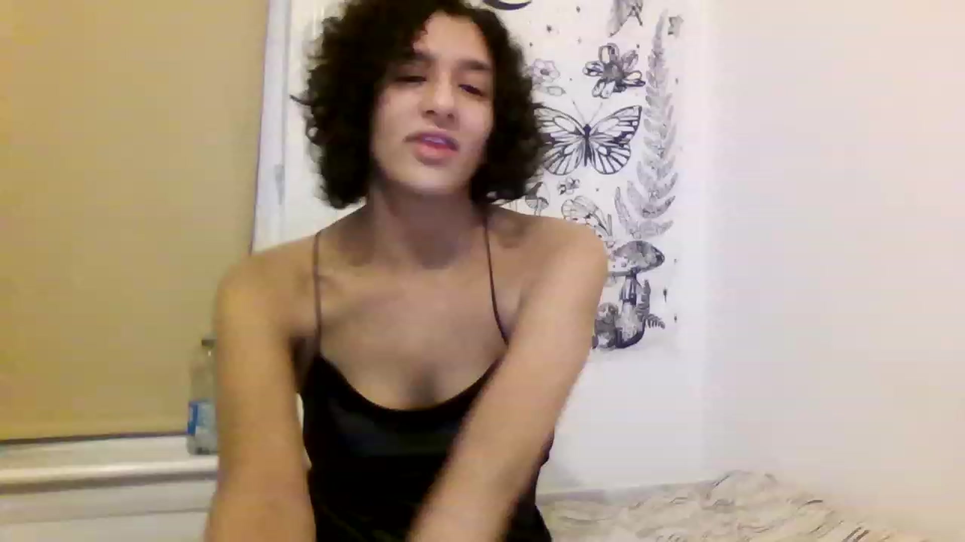 Gallery image thumbnail from HanaUK's myfreecams stream on, 11/14/2022, 18:38 image 12 of 20