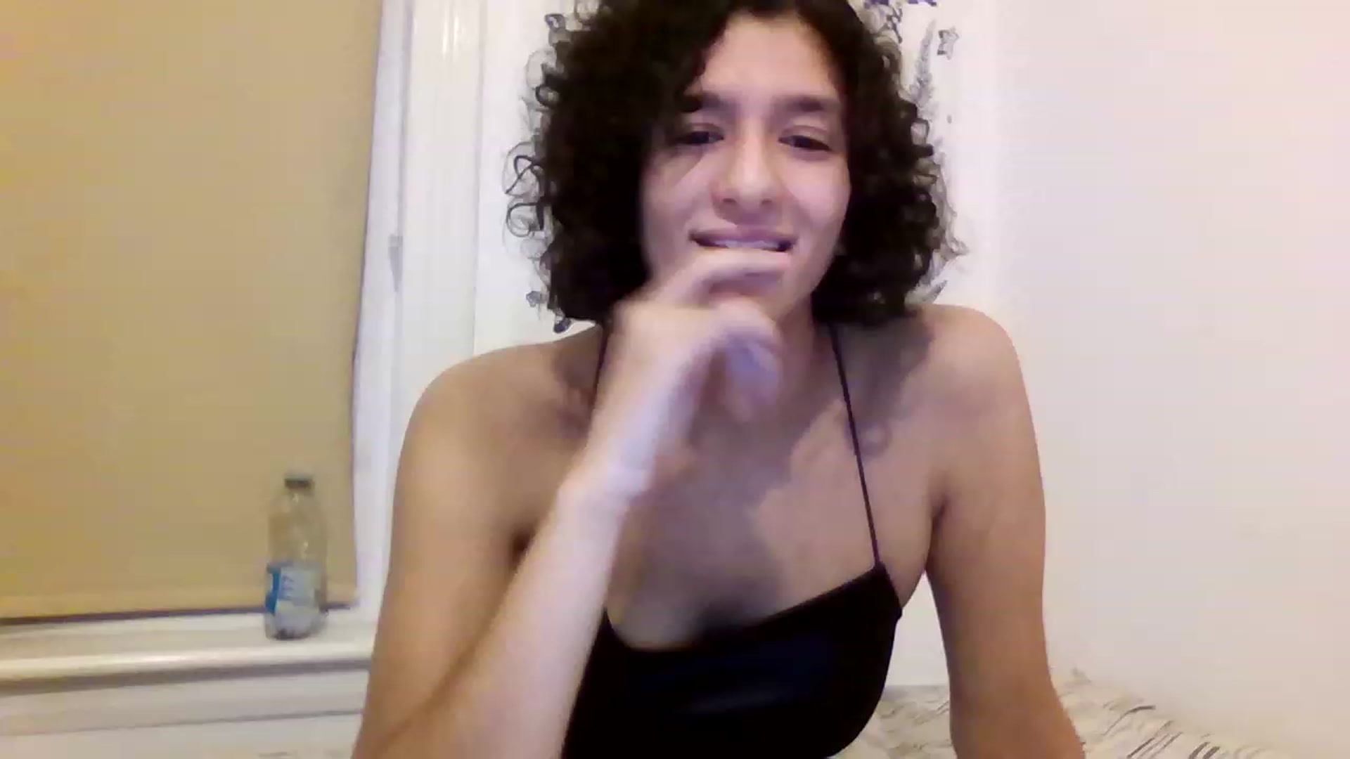 Gallery image thumbnail from HanaUK's myfreecams stream on, 11/14/2022, 18:38 image 8 of 20