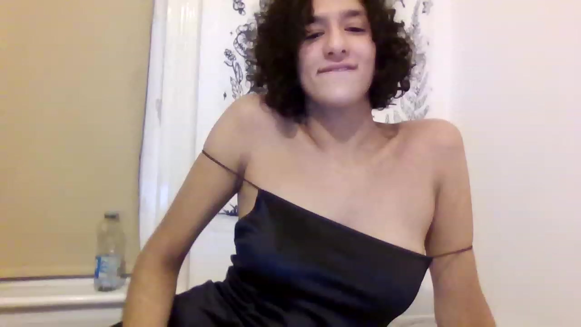 Gallery image thumbnail from HanaUK's myfreecams stream on, 11/14/2022, 19:28 image 5 of 20