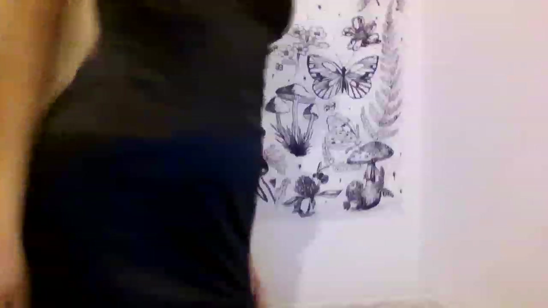 Gallery image thumbnail from HanaUK's myfreecams stream on, 11/14/2022, 19:28 image 18 of 20