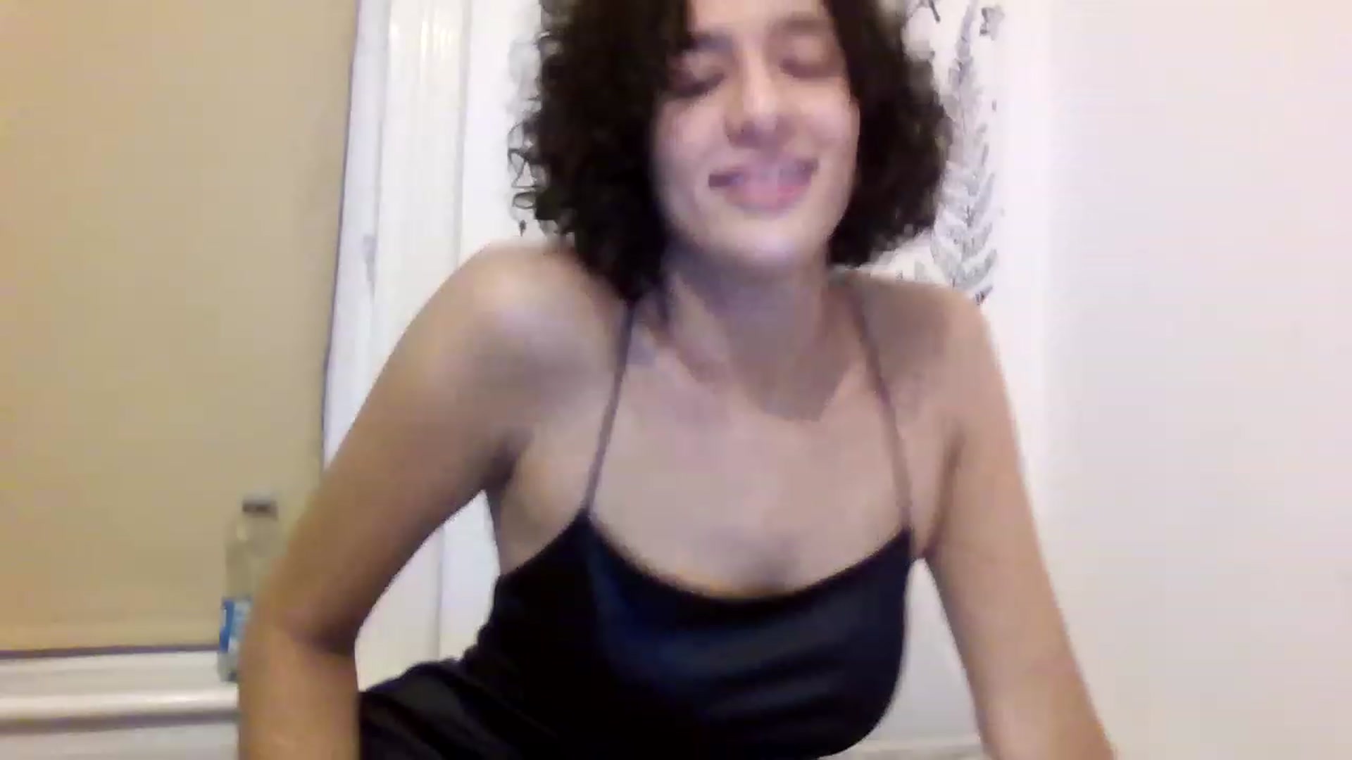 Gallery image thumbnail from HanaUK's myfreecams stream on, 11/14/2022, 19:28 image 17 of 20