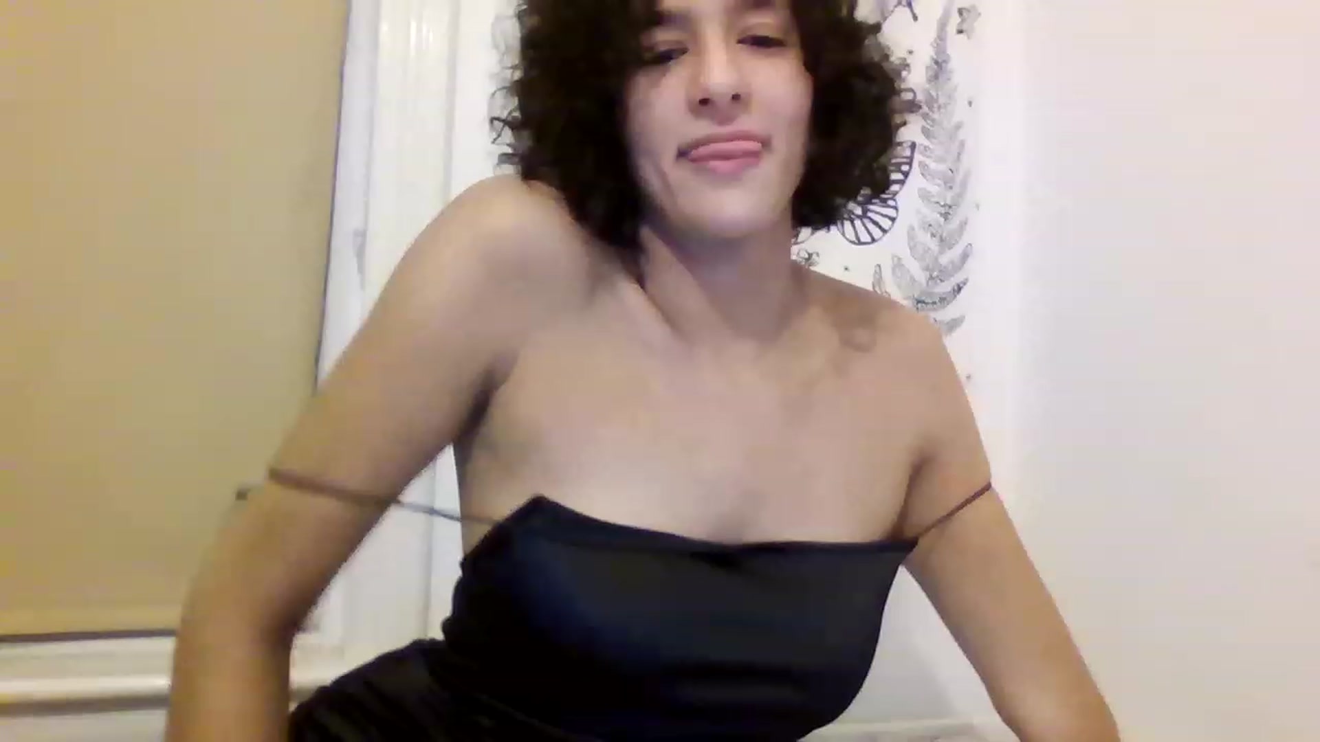 Gallery image thumbnail from HanaUK's myfreecams stream on, 11/14/2022, 19:28 image 12 of 20