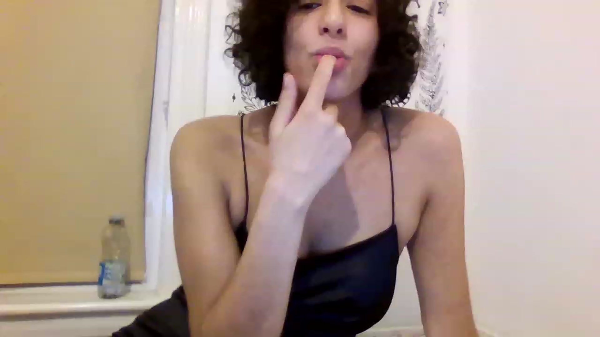 Gallery image thumbnail from HanaUK's myfreecams stream on, 11/14/2022, 19:28 image 15 of 20
