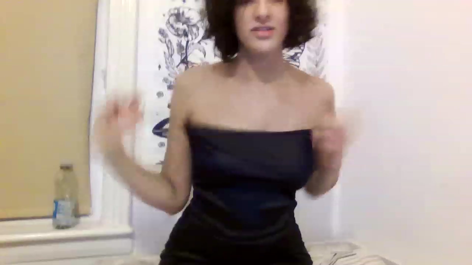 Gallery image thumbnail from HanaUK's myfreecams stream on, 11/14/2022, 20:25 image 10 of 20