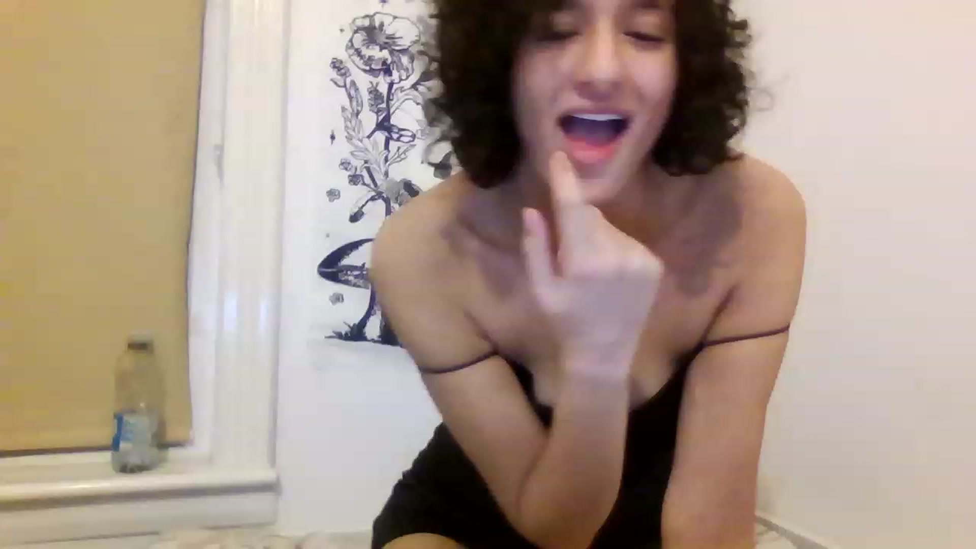 Gallery image thumbnail from HanaUK's myfreecams stream on, 11/14/2022, 20:25 image 16 of 20