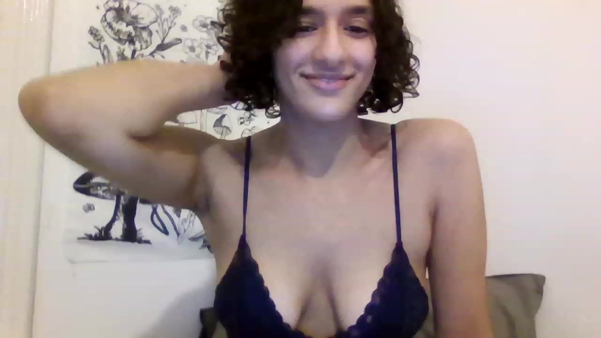 Gallery image thumbnail from HanaUK's myfreecams stream on, 11/18/2022, 20:56 image 18 of 20