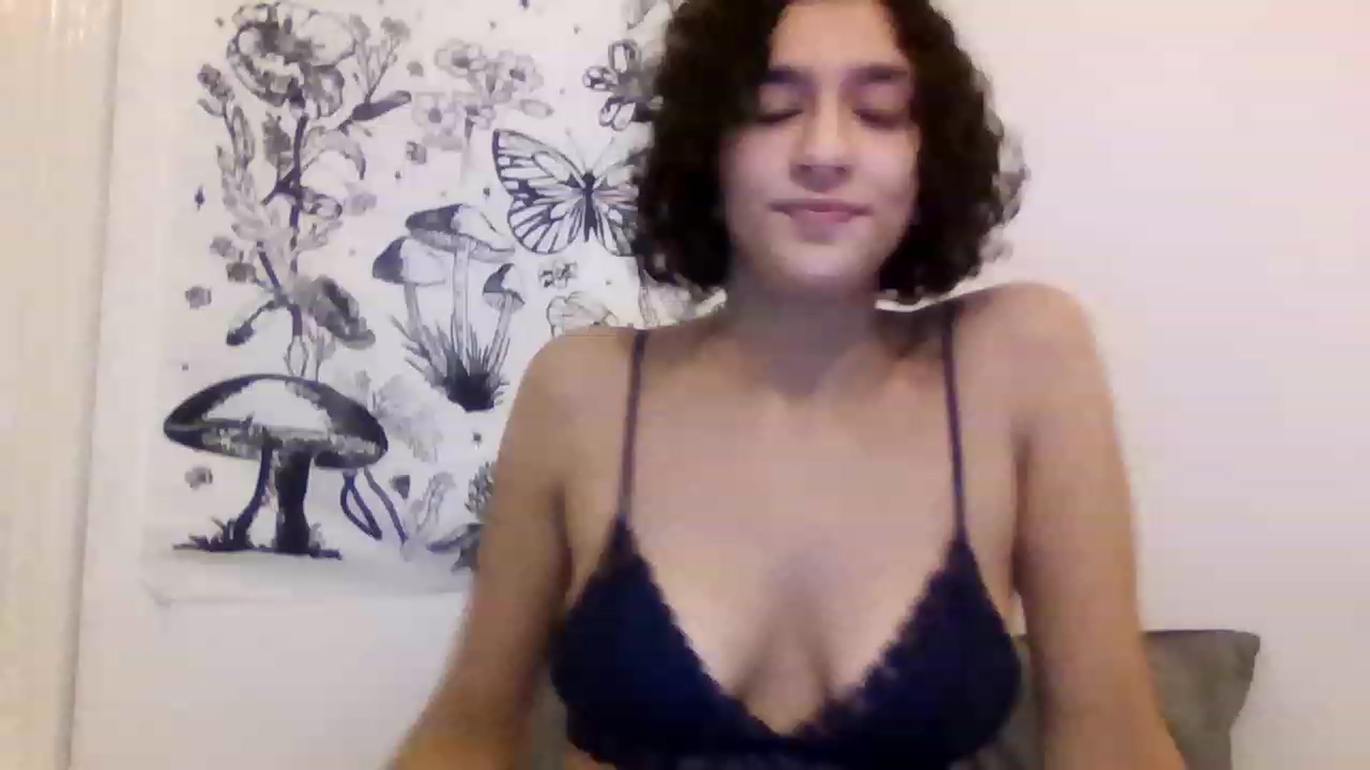 Gallery image thumbnail from HanaUK's myfreecams stream on, 11/18/2022, 20:56 image 7 of 20