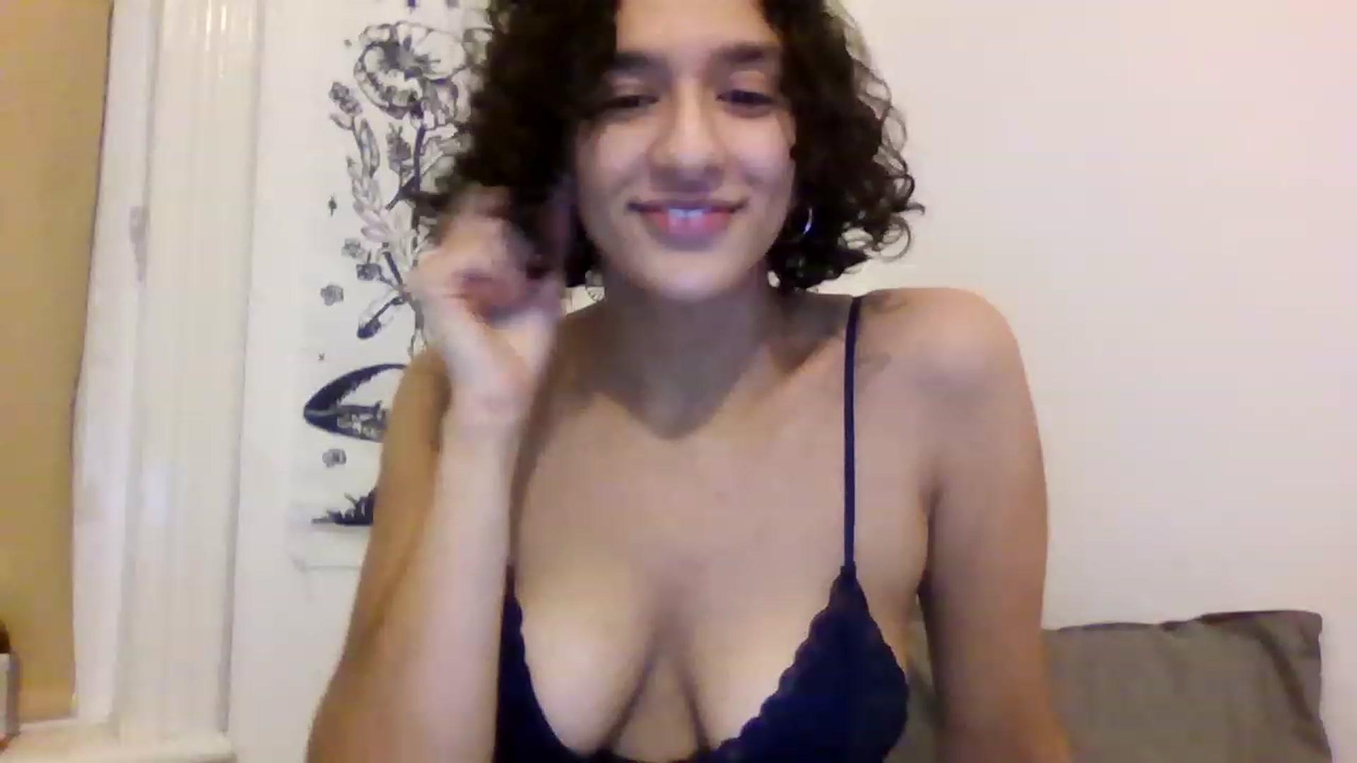 Gallery image thumbnail from HanaUK's myfreecams stream on, 11/18/2022, 22:15 image 11 of 20