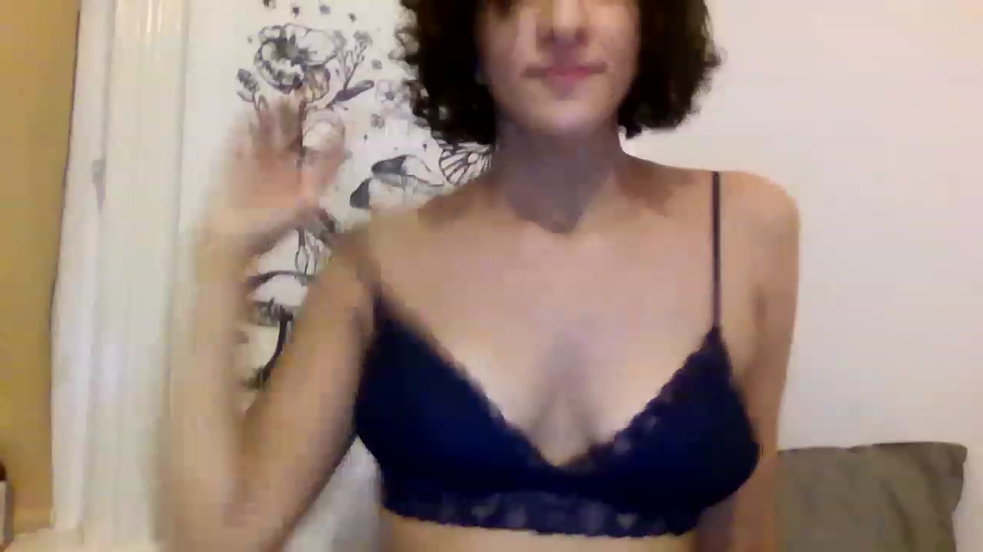 Gallery image thumbnail from HanaUK's myfreecams stream on, 11/18/2022, 22:15 image 3 of 20