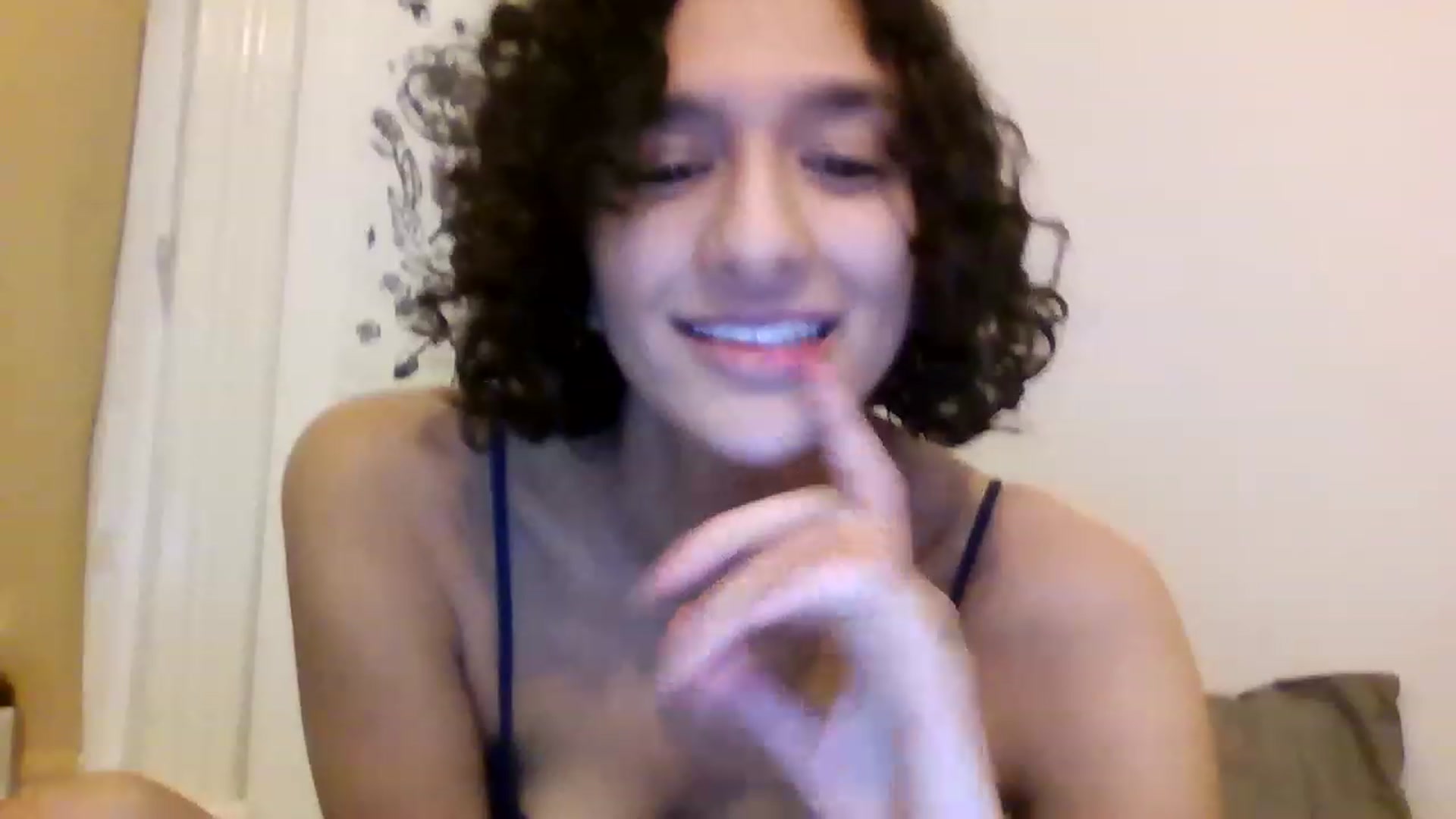 Gallery image thumbnail from HanaUK's myfreecams stream on, 11/18/2022, 22:15 image 10 of 20