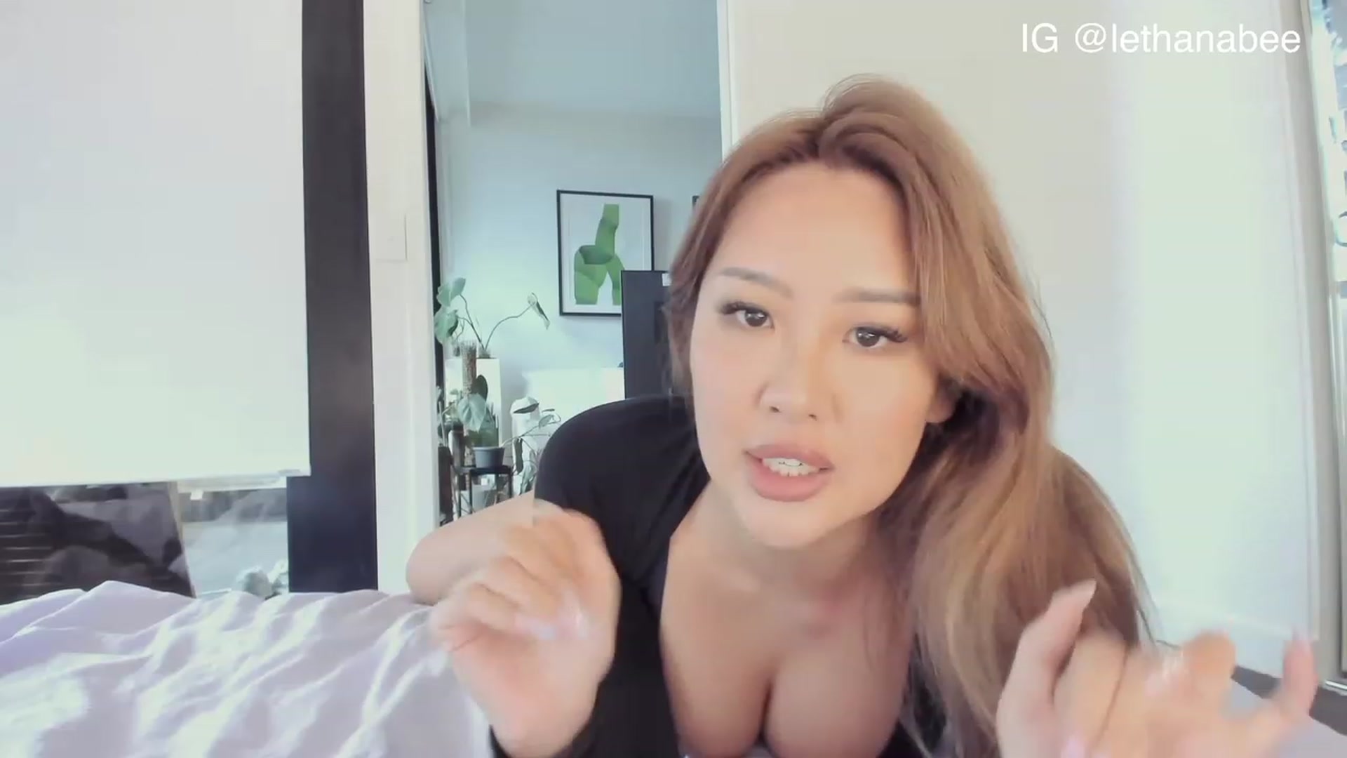 Gallery image thumbnail from Hana_bee's myfreecams stream on, 02/04/2023, 01:03 image 8 of 20