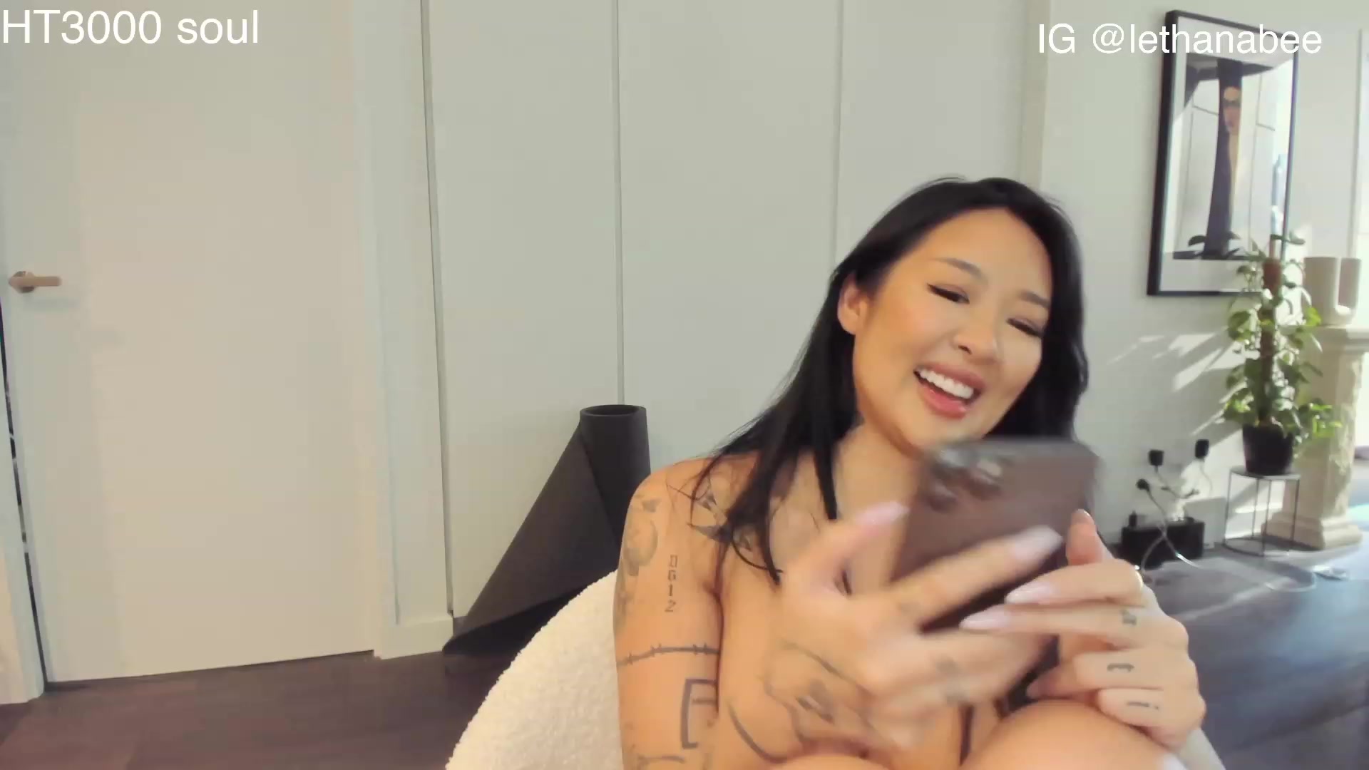 Gallery image thumbnail from Hana_bee's myfreecams stream on, 03/11/2023, 07:07 image 8 of 20