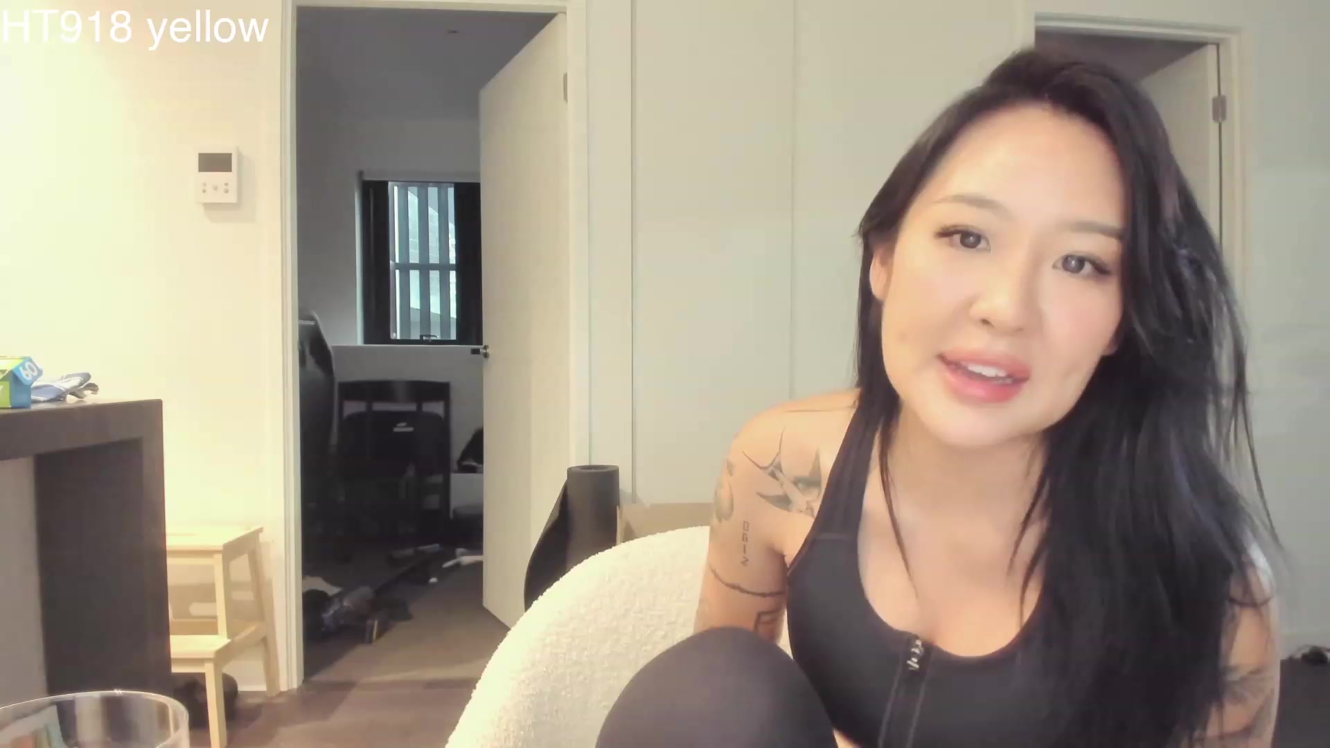Gallery image thumbnail from Hana_bee's myfreecams stream on, 04/18/2023, 09:05 image 2 of 20