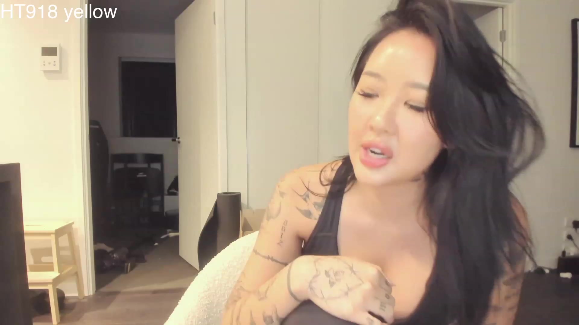 Gallery image thumbnail from Hana_bee's myfreecams stream on, 04/18/2023, 09:05 image 15 of 20
