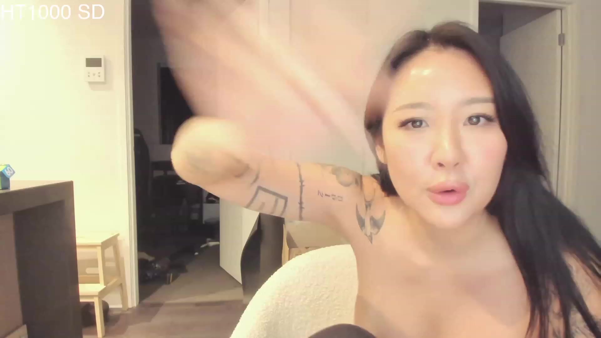 Gallery image thumbnail from Hana_bee's myfreecams stream on, 04/18/2023, 11:54 image 11 of 20