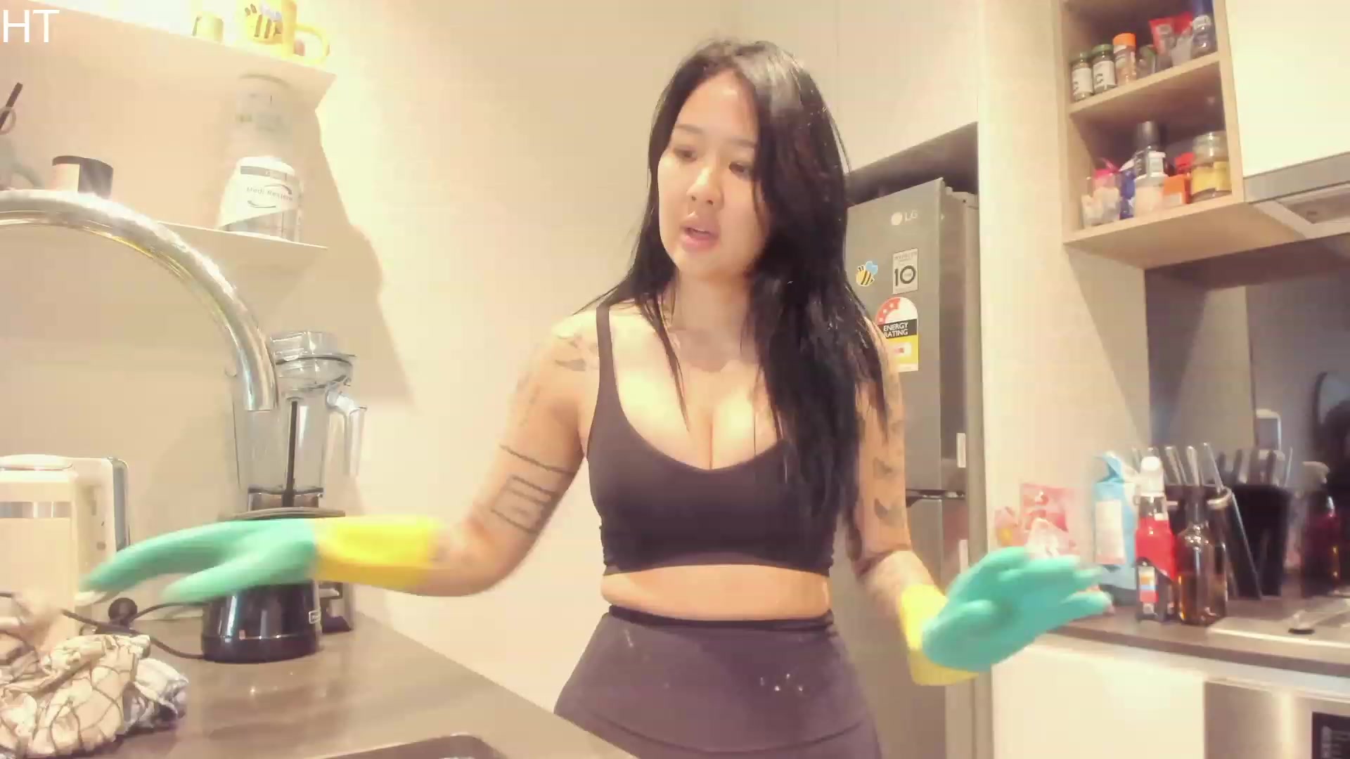 Gallery image thumbnail from Hana_bee's myfreecams stream on, 04/19/2023, 07:22 image 3 of 20