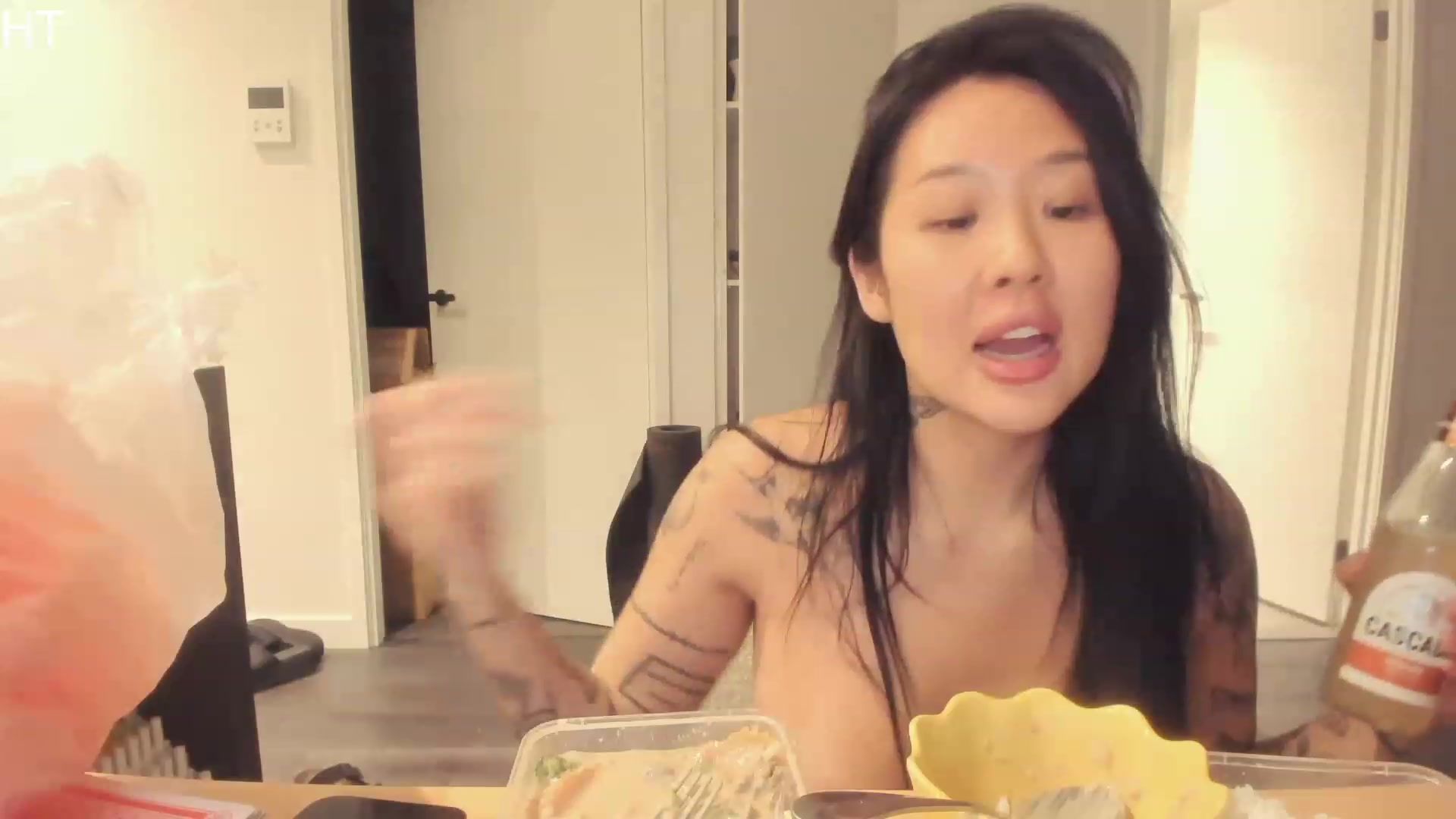 Gallery image thumbnail from Hana_bee's myfreecams stream on, 04/19/2023, 09:29 image 2 of 20