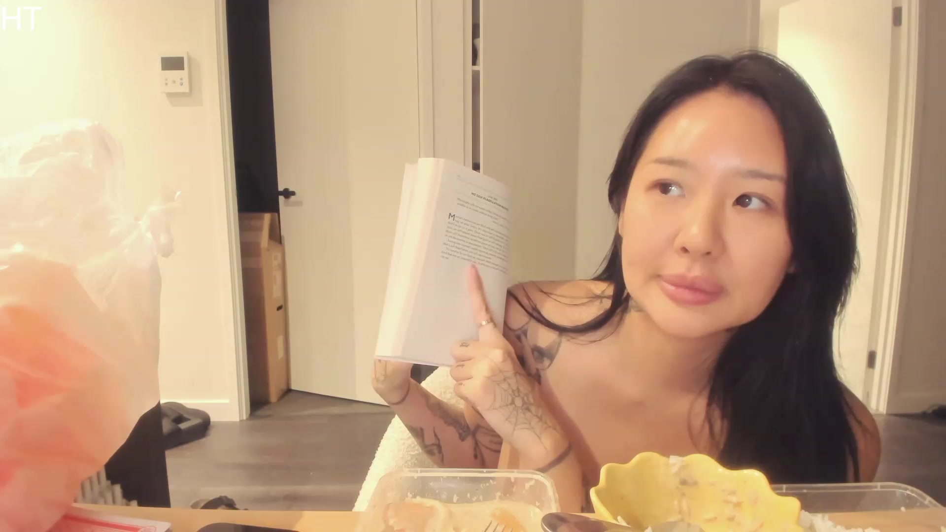Gallery image thumbnail from Hana_bee's myfreecams stream on, 04/19/2023, 09:29 image 6 of 20