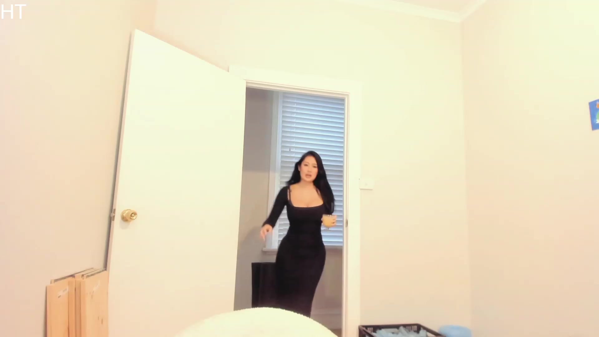 Gallery image thumbnail from Hana_bee's myfreecams stream on, 06/13/2023, 08:07 image 9 of 20