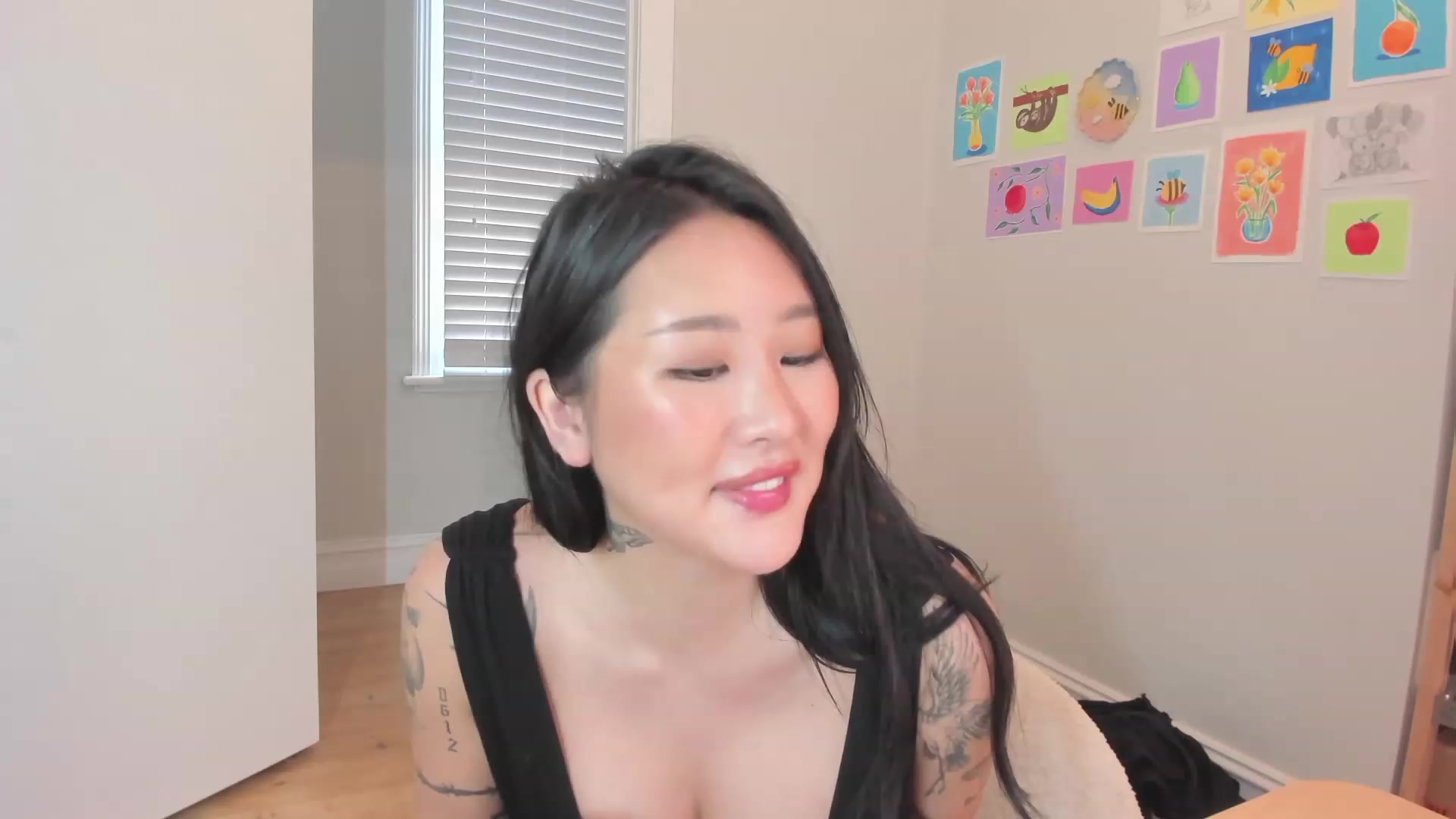Gallery image thumbnail from Hana_bee's myfreecams stream on, 09/15/2023, 07:52 image 7 of 20