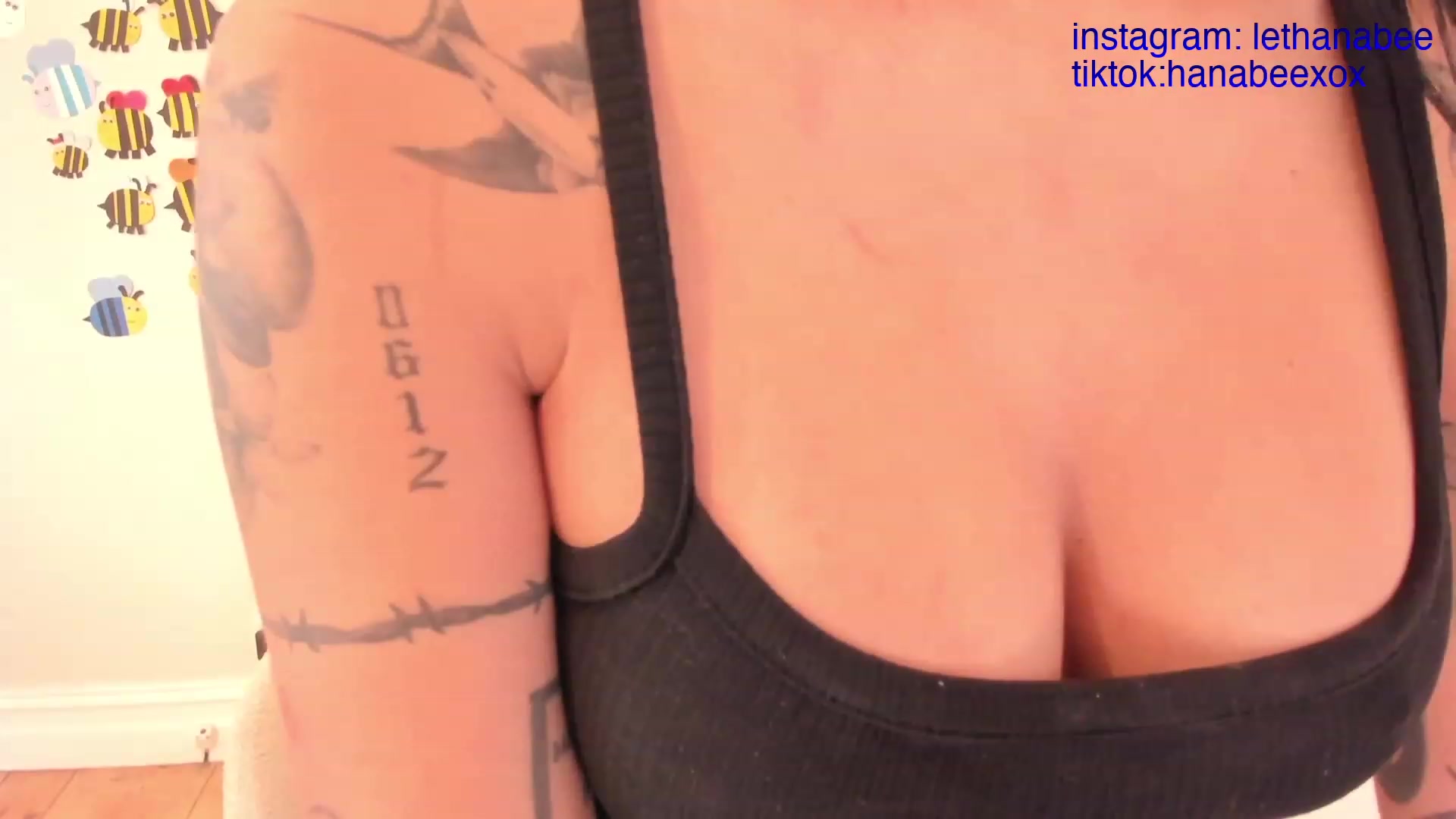 Gallery image thumbnail from Hana_bee's myfreecams stream on, 10/09/2023, 04:01 image 3 of 20