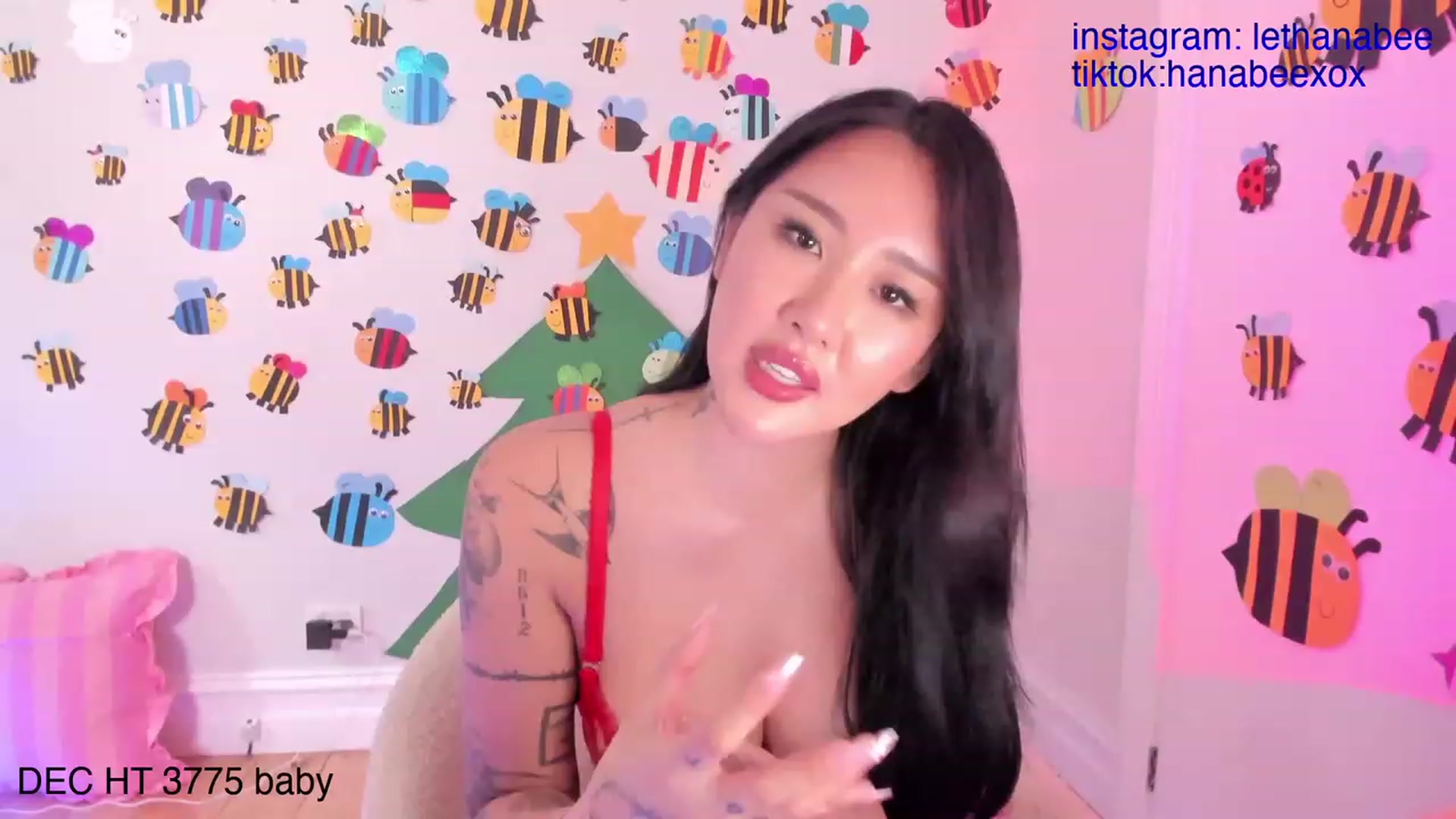 Gallery image thumbnail from Hana_bee's myfreecams stream on, 12/14/2023, 06:51 image 9 of 20