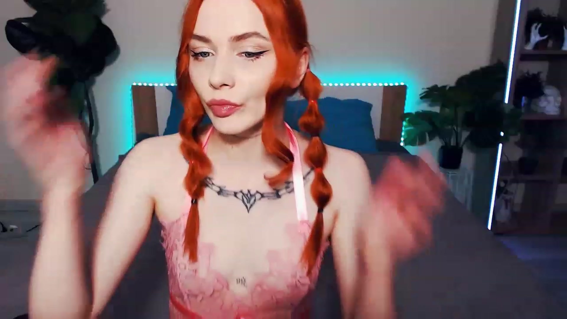 Gallery image thumbnail from Hanagasumi's myfreecams stream on, 02/18/2023, 21:12 image 18 of 20