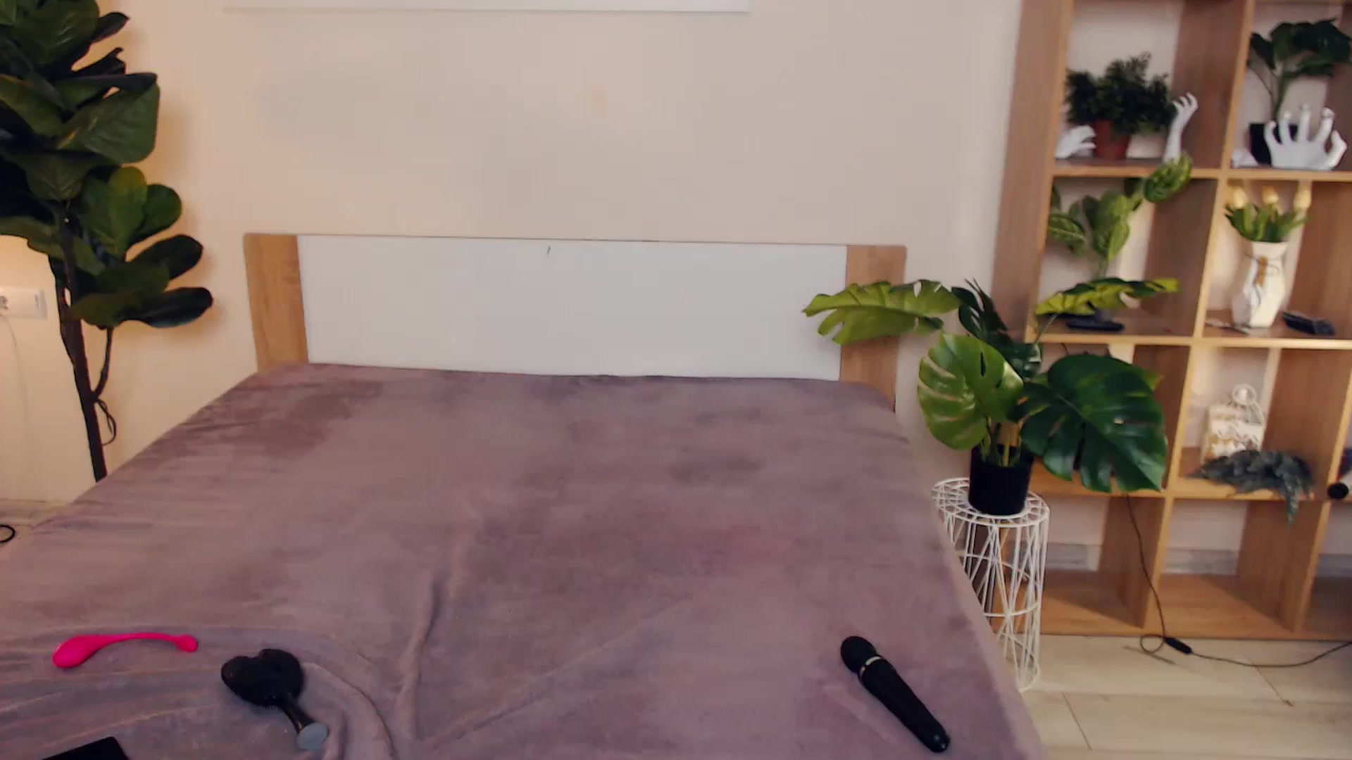 Gallery image thumbnail from Hanagasumi's myfreecams stream on, 12/21/2024, 22:56 image 16 of 20