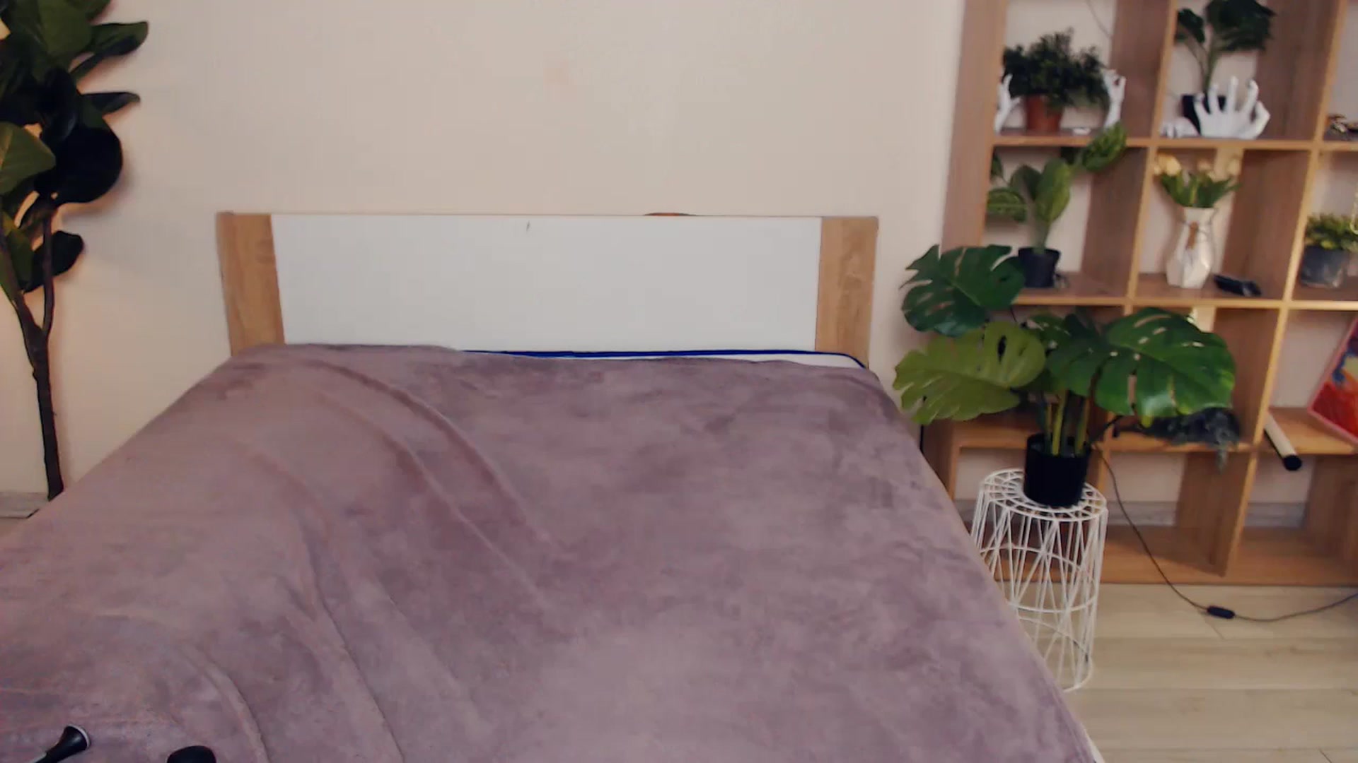 Gallery image thumbnail from Hanagasumi's myfreecams stream on, 03/29/2025, 24:03 image 17 of 20