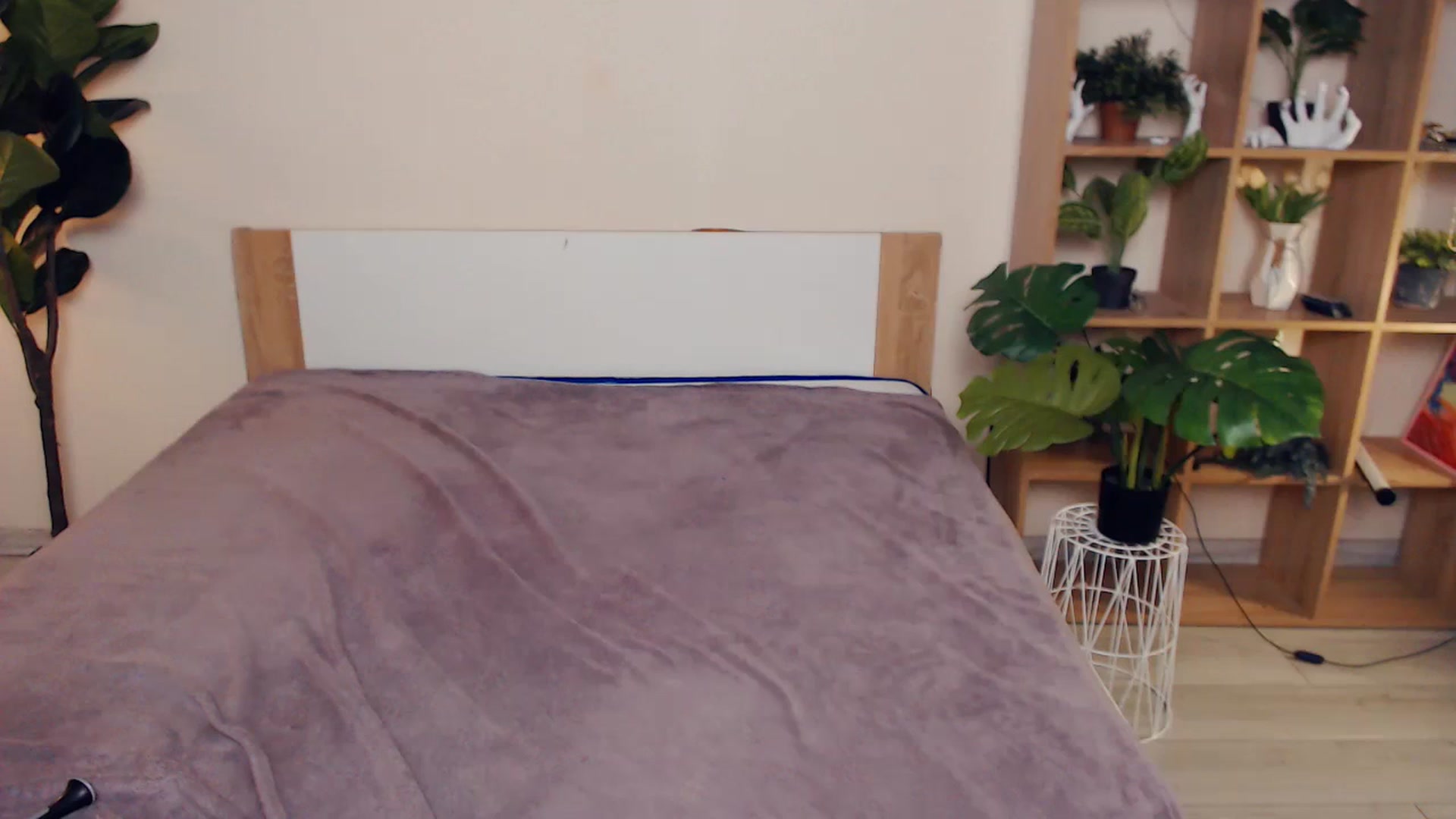 Gallery image thumbnail from Hanagasumi's myfreecams stream on, 03/29/2025, 24:03 image 16 of 20