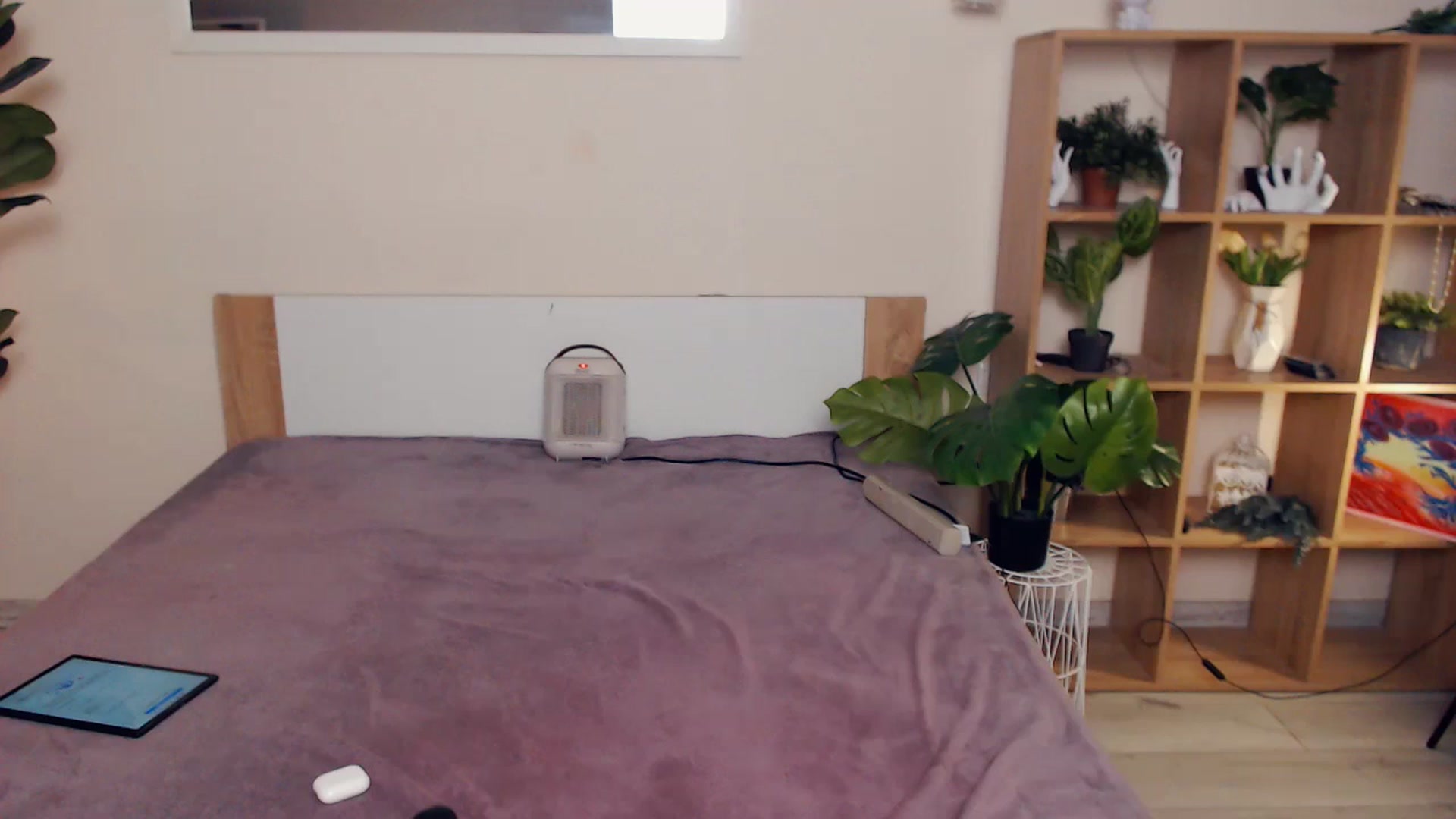 Gallery image thumbnail from Hanagasumi's myfreecams stream on, 04/12/2025, 03:19 image 1 of 20