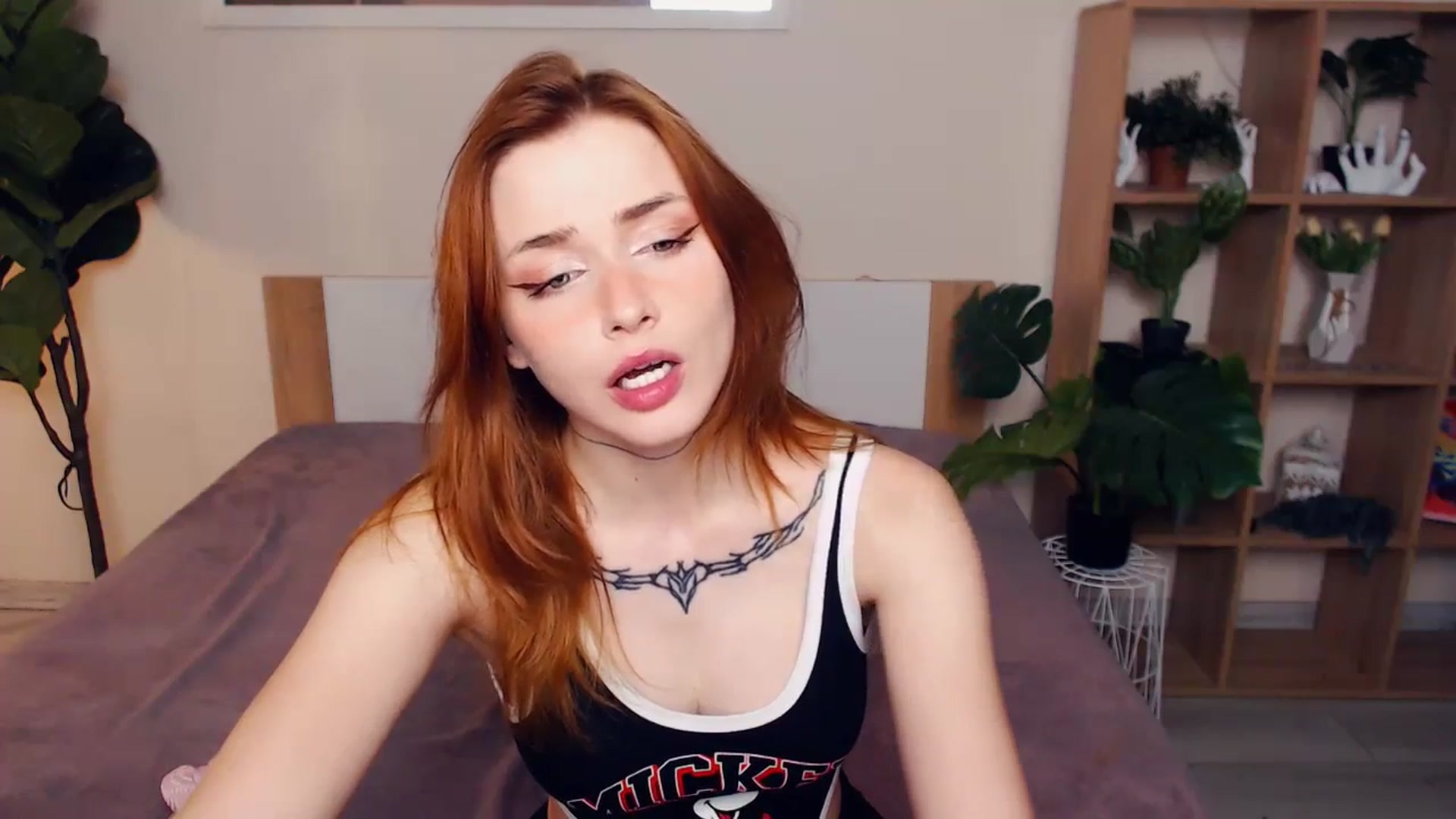 Gallery image thumbnail from Hanagasumi's myfreecams stream on, 05/18/2025, 24:45 image 5 of 20