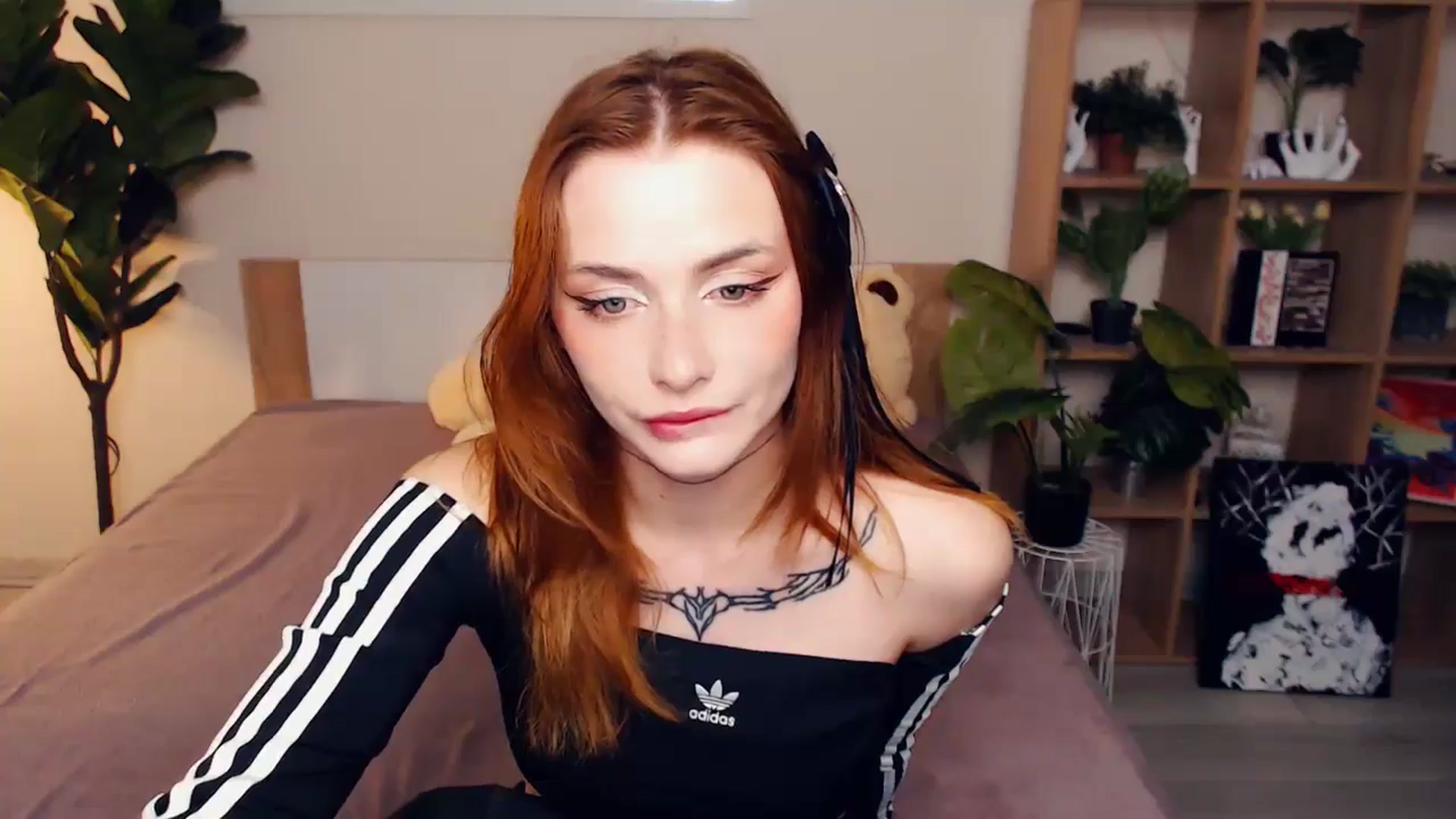 Gallery image thumbnail from Hanagasumi's myfreecams stream on, 05/24/2025, 24:38 image 5 of 20