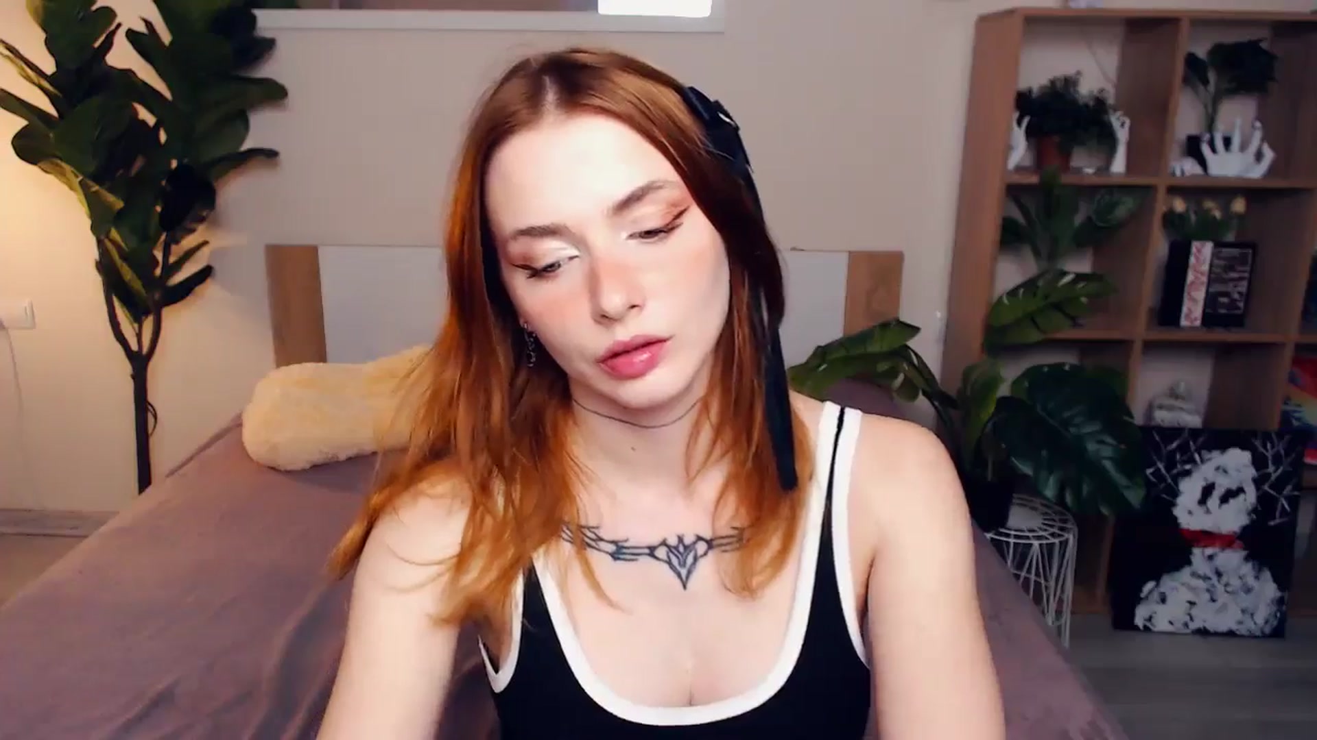Gallery image thumbnail from Hanagasumi's myfreecams stream on, 05/25/2025, 24:15 image 8 of 20