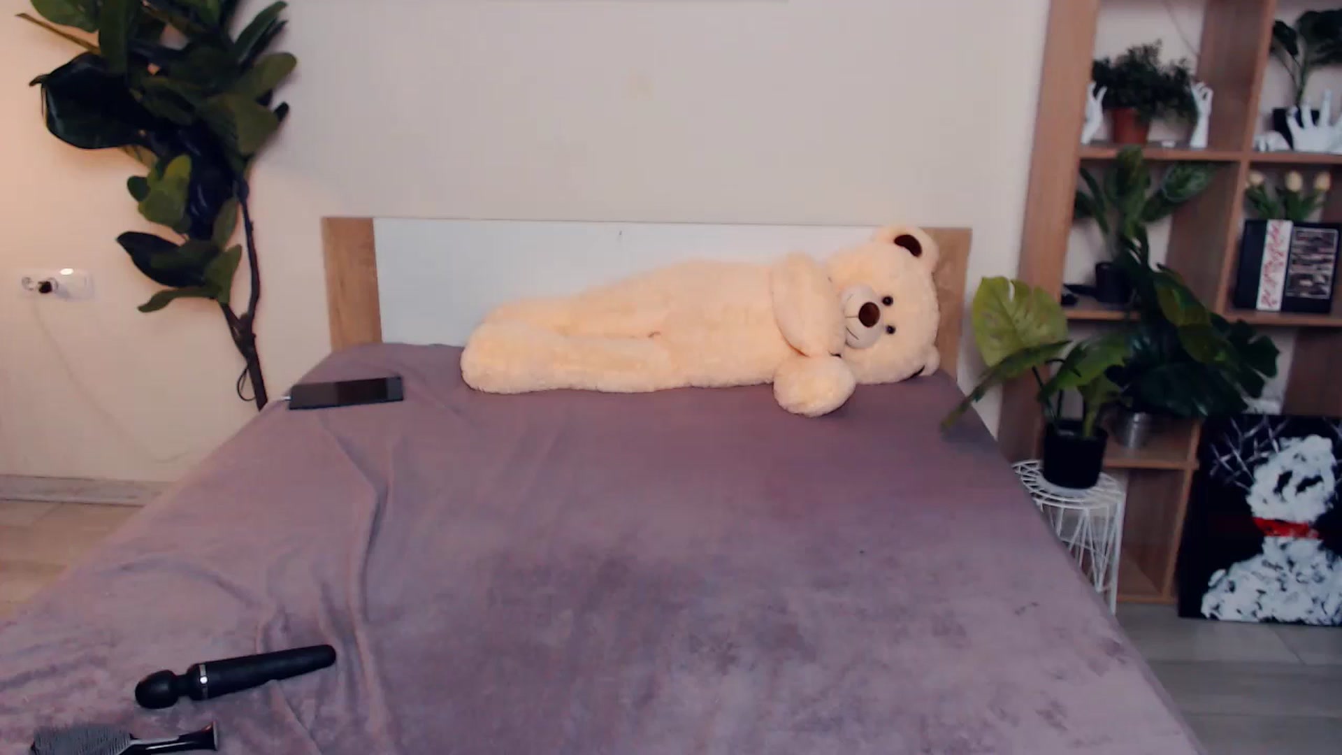 Gallery image thumbnail from Hanagasumi's myfreecams stream on, 06/01/2025, 24:42 image 17 of 20