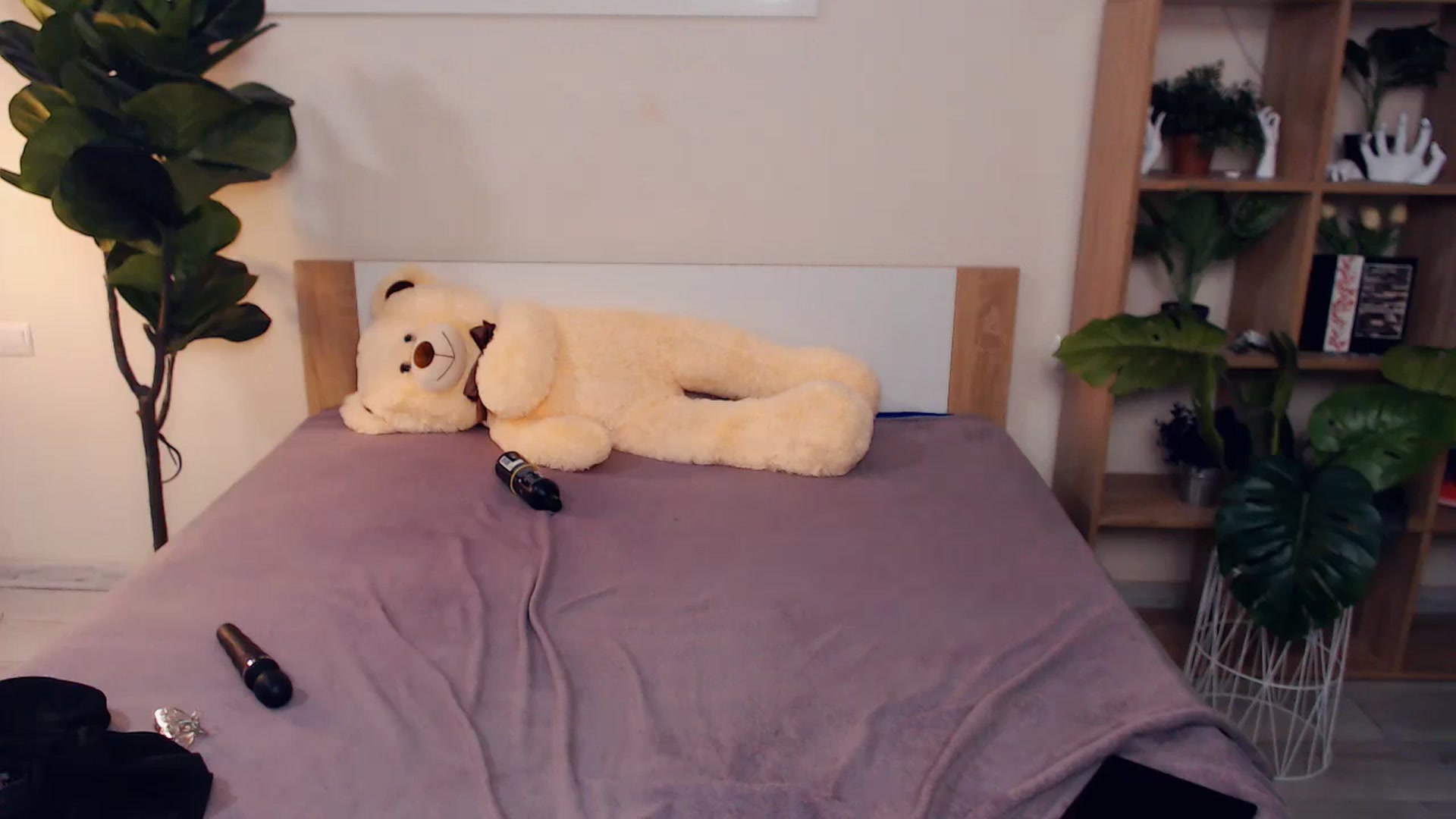 Gallery image thumbnail from Hanagasumi's myfreecams stream on, 06/22/2025, 01:12 image 10 of 20