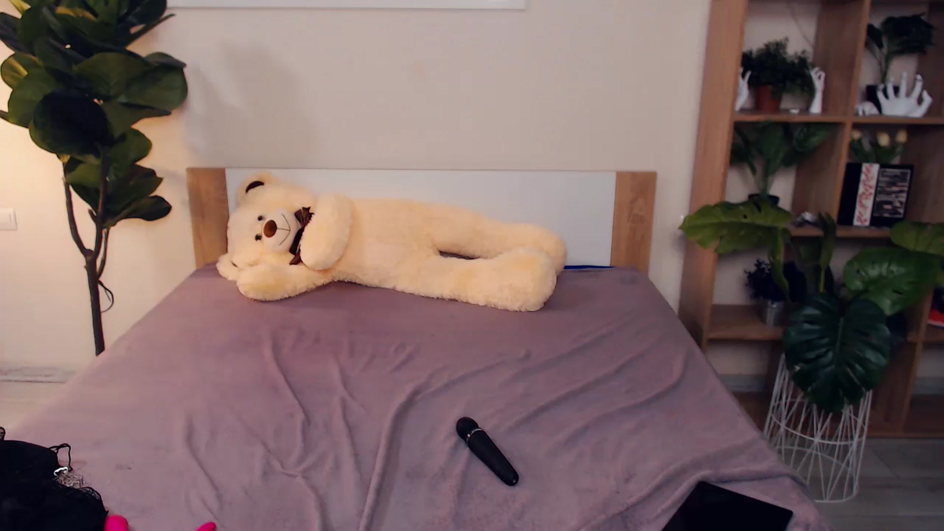 Gallery image thumbnail from Hanagasumi's myfreecams stream on, 06/22/2025, 01:12 image 20 of 20