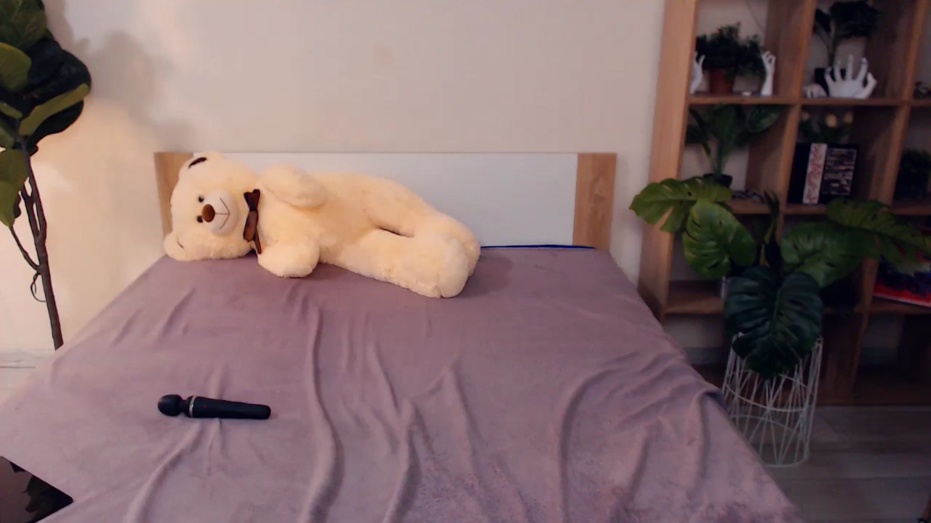 Gallery image thumbnail from Hanagasumi's myfreecams stream on, 06/27/2025, 24:39 image 5 of 20