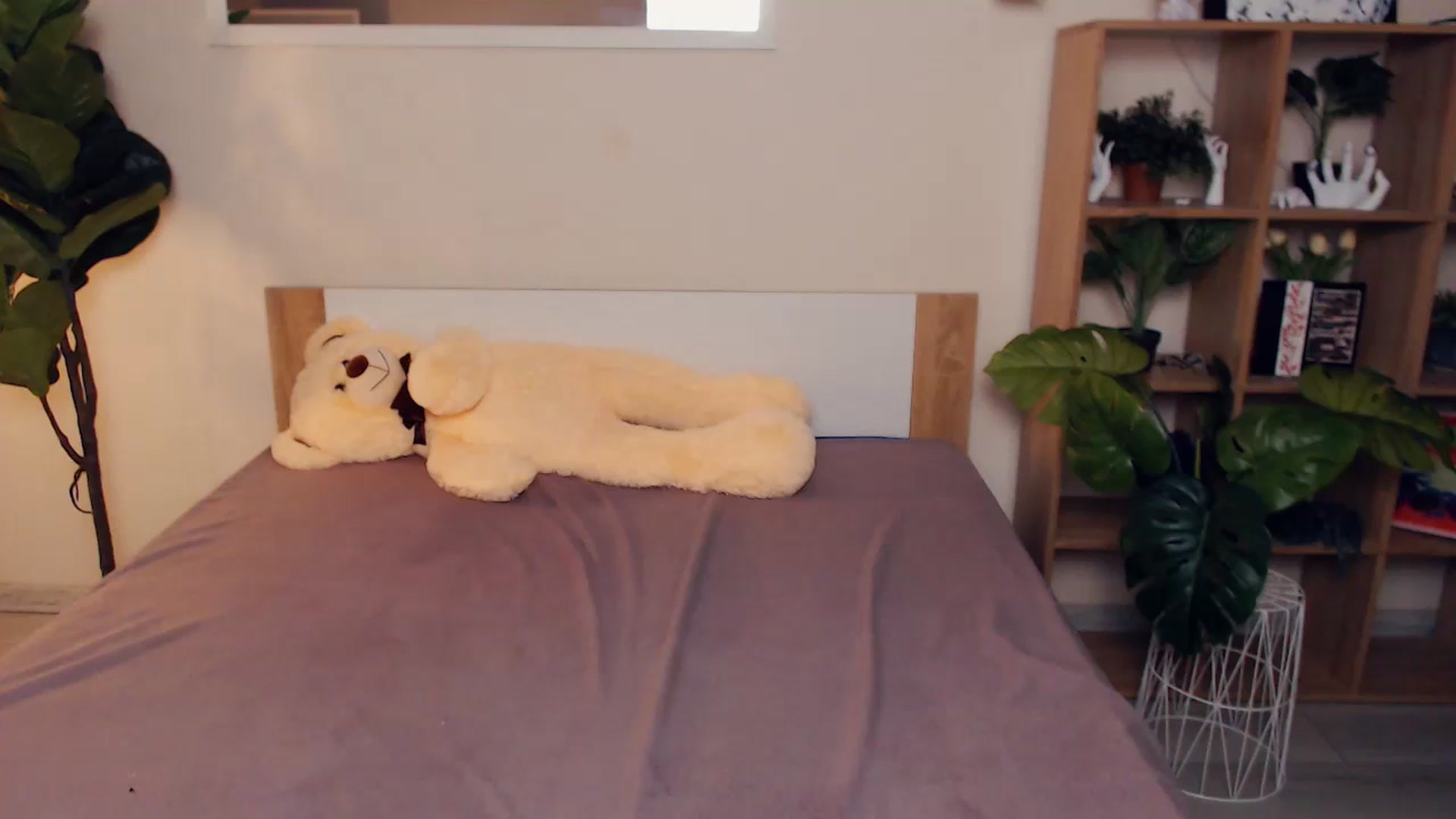 Gallery image thumbnail from Hanagasumi's myfreecams stream on, 06/28/2025, 24:03 image 1 of 20