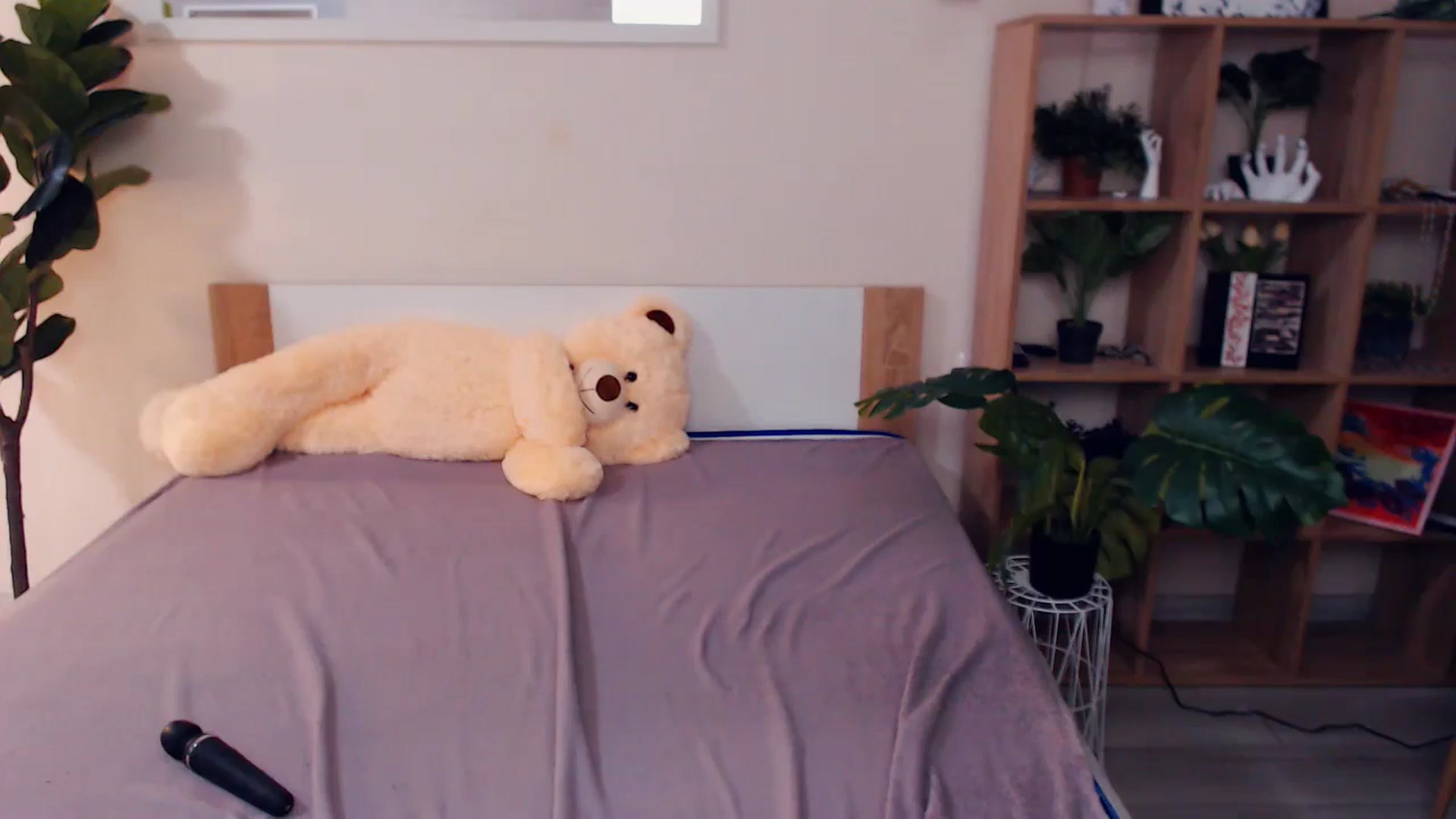 Gallery image thumbnail from Hanagasumi's myfreecams stream on, 07/12/2025, 24:49 image 7 of 20