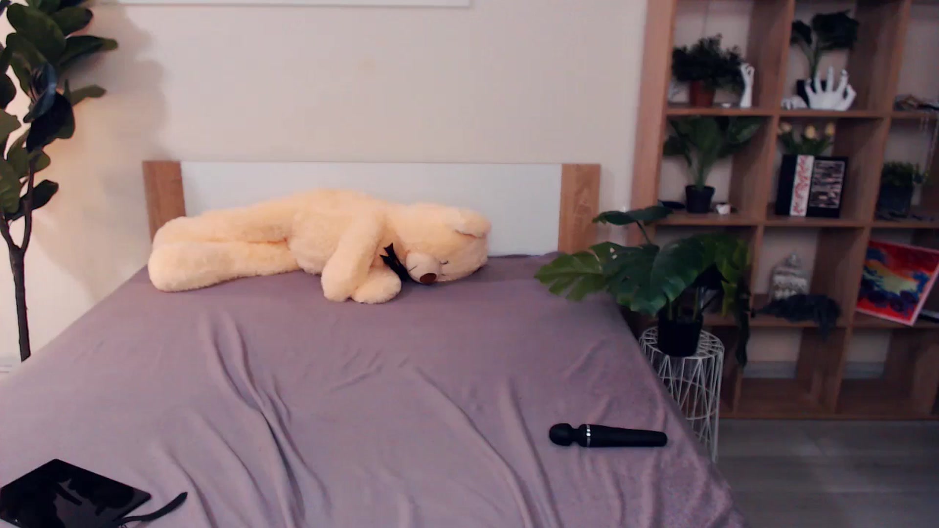 Gallery image thumbnail from Hanagasumi's myfreecams stream on, 07/13/2025, 01:53 image 18 of 20