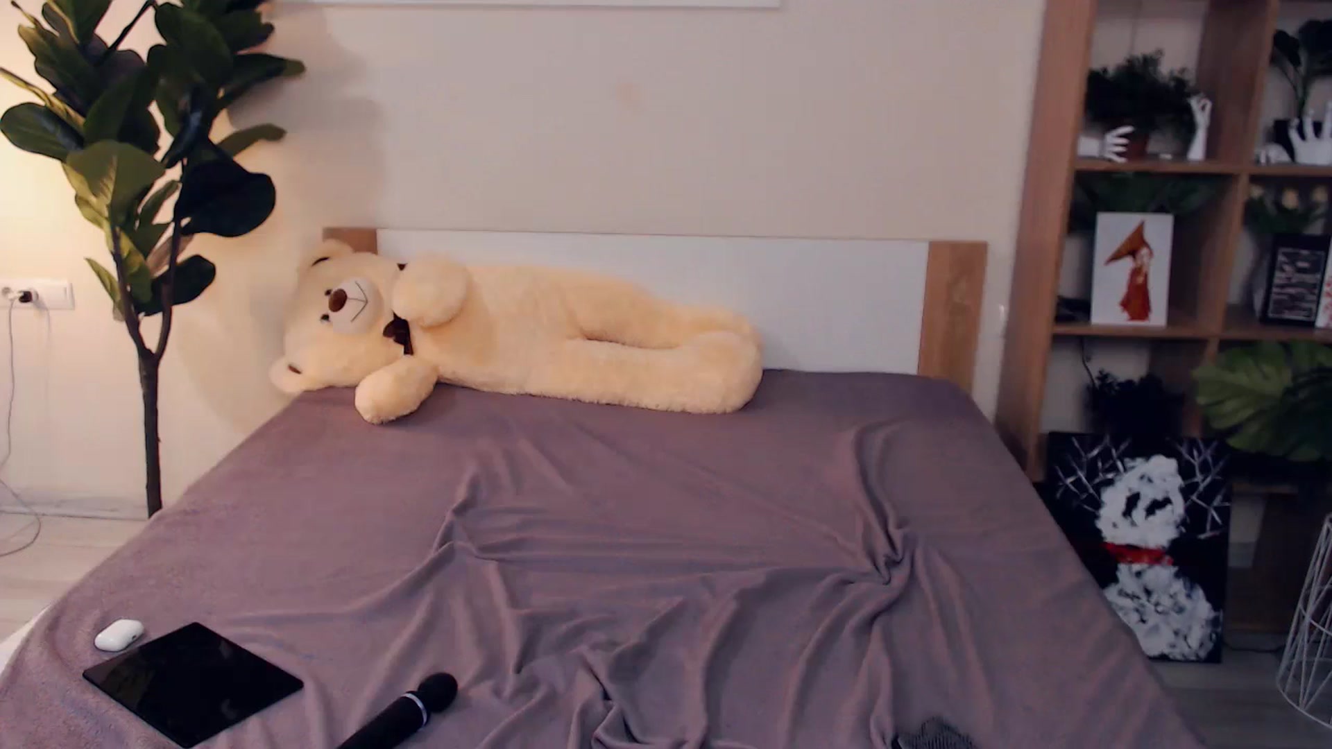 Gallery image thumbnail from Hanagasumi's myfreecams stream on, 08/11/2025, 24:22 image 2 of 20