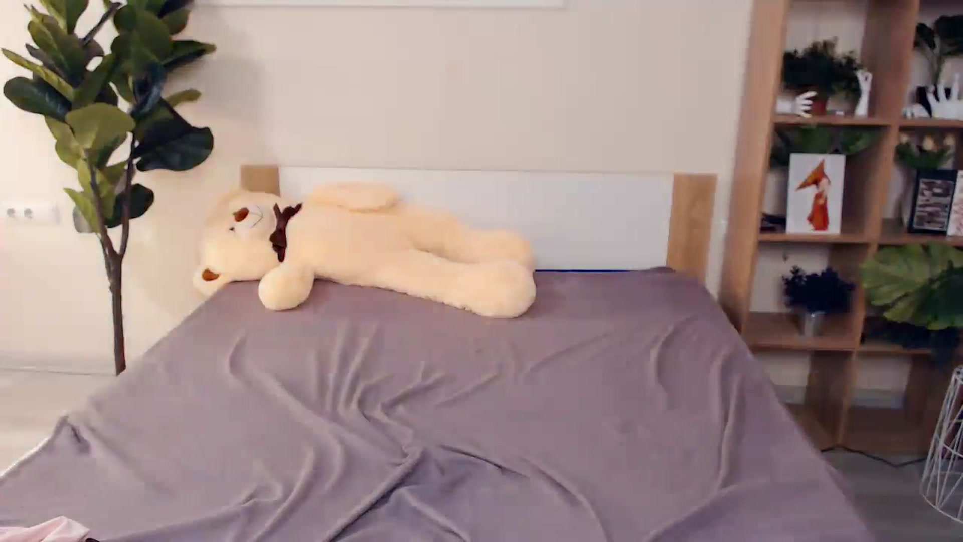 Gallery image thumbnail from Hanagasumi's myfreecams stream on, 08/16/2025, 24:19 image 13 of 20