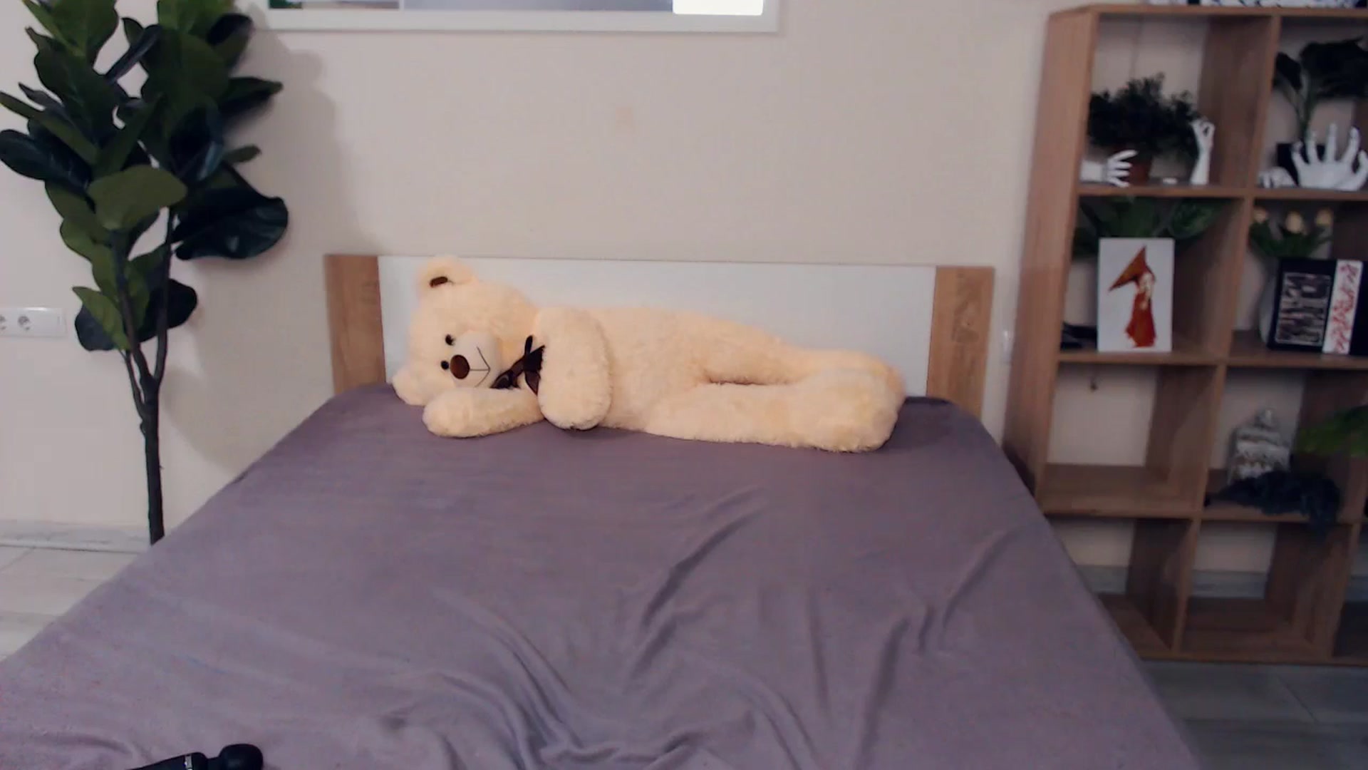Gallery image thumbnail from Hanagasumi's myfreecams stream on, 08/21/2025, 21:49 image 4 of 20