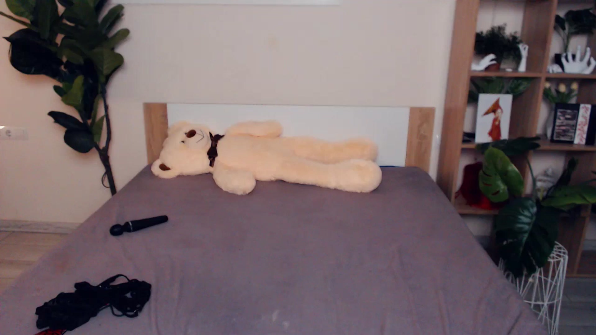 Gallery image thumbnail from Hanagasumi's myfreecams stream on, 08/30/2025, 23:21 image 12 of 20