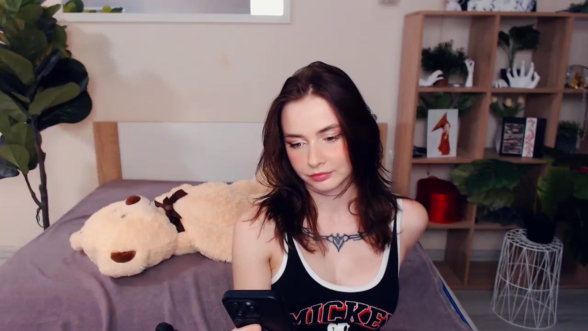 Gallery image thumbnail from Hanagasumi's myfreecams stream on, 09/02/2025, 24:17 image 13 of 20