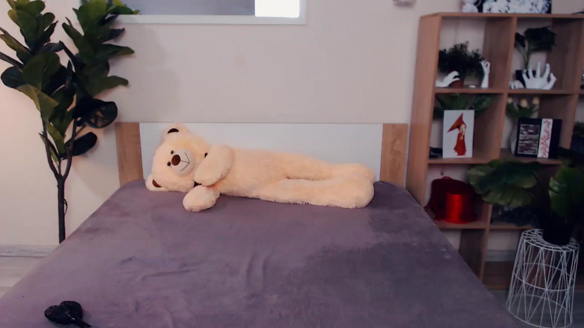 Gallery image thumbnail from Hanagasumi's myfreecams stream on, 09/12/2025, 22:05 image 8 of 20