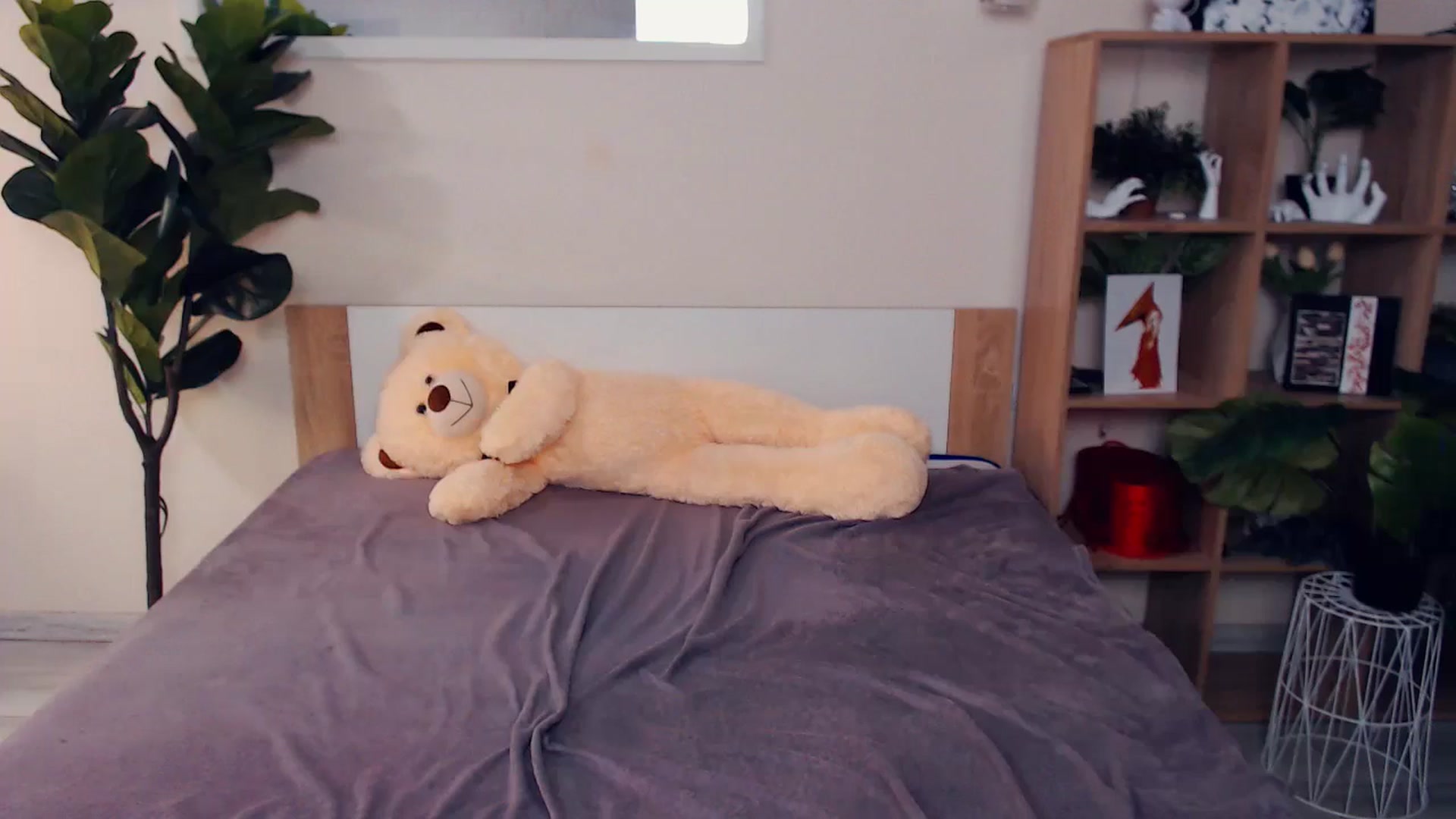 Gallery image thumbnail from Hanagasumi's myfreecams stream on, 09/13/2025, 24:01 image 12 of 20